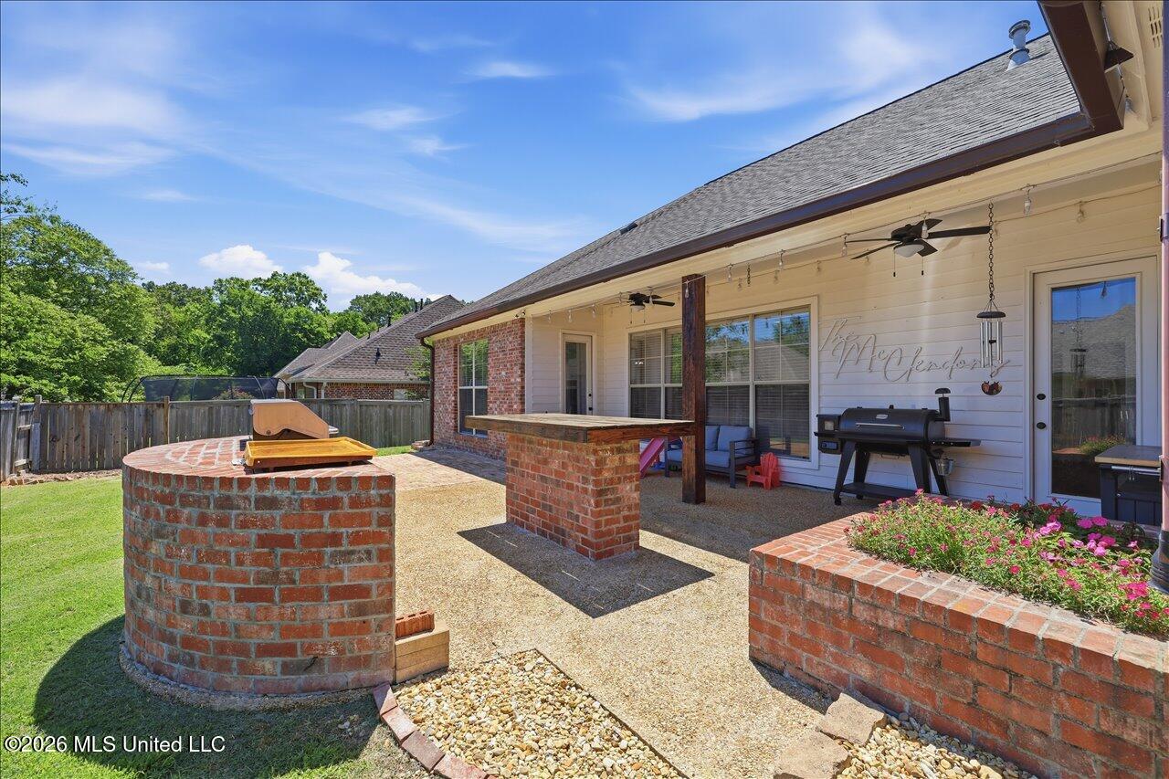 110 Covey Run Property Photo 38