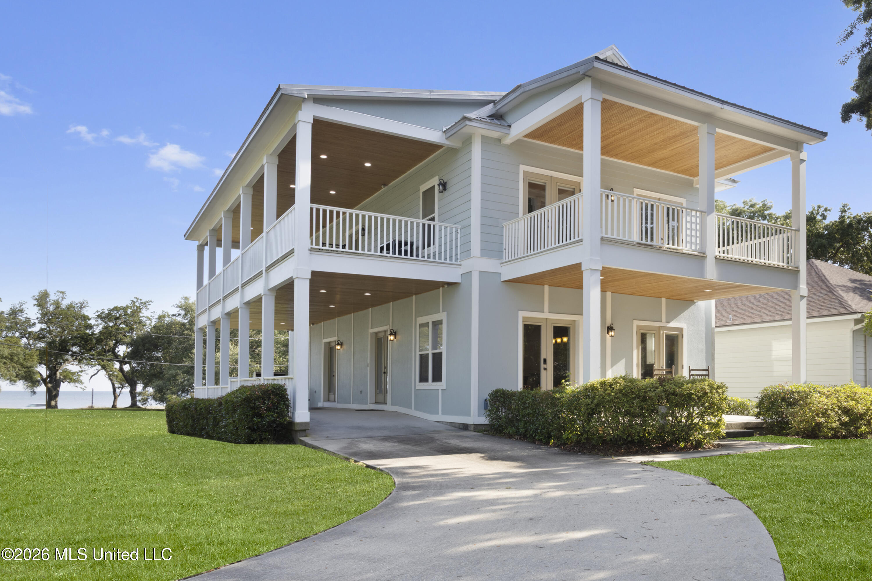 631 2nd Street Property Photo 1