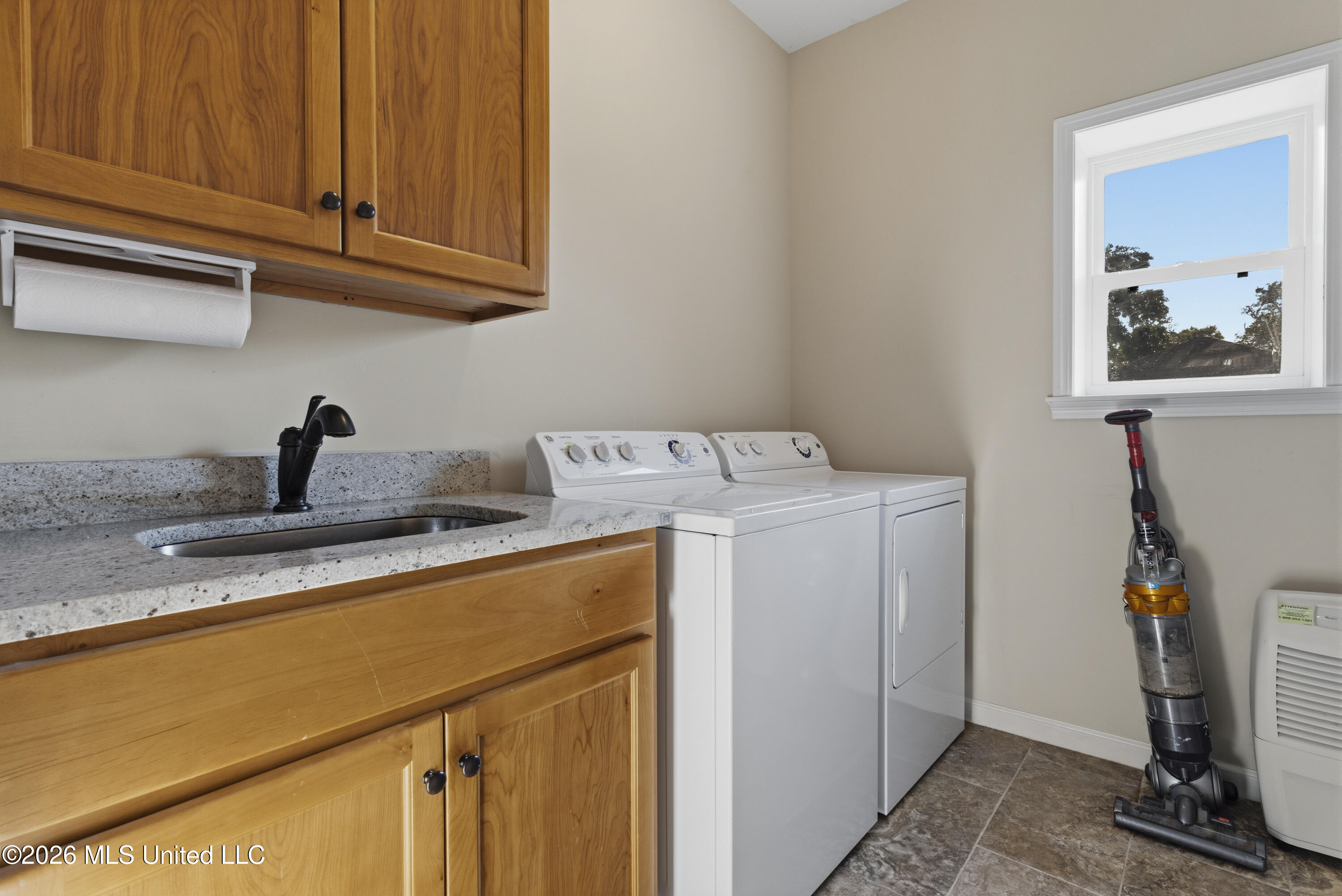 631 2nd Street Property Photo 37