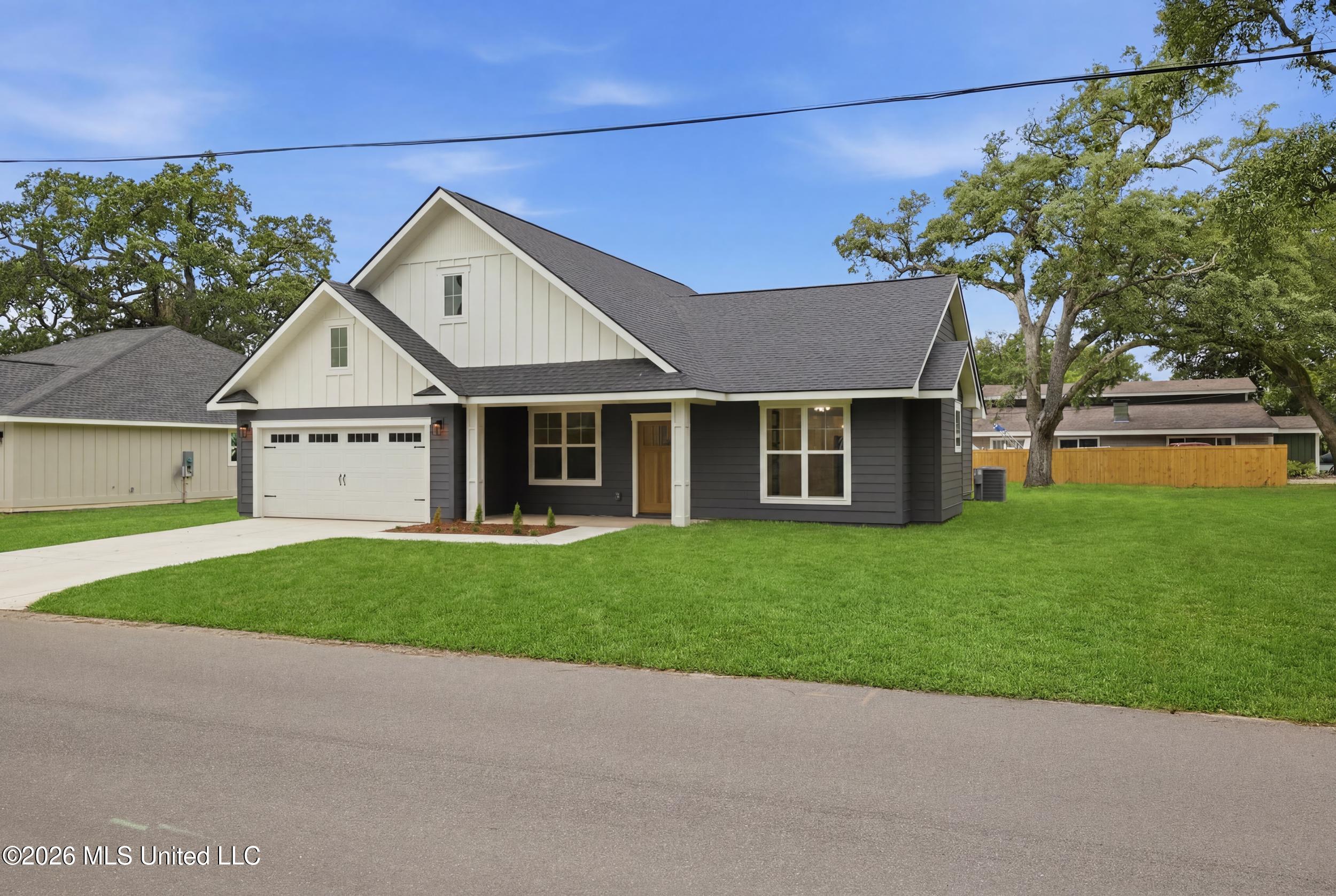 133 Iberville Drive Property Photo 4