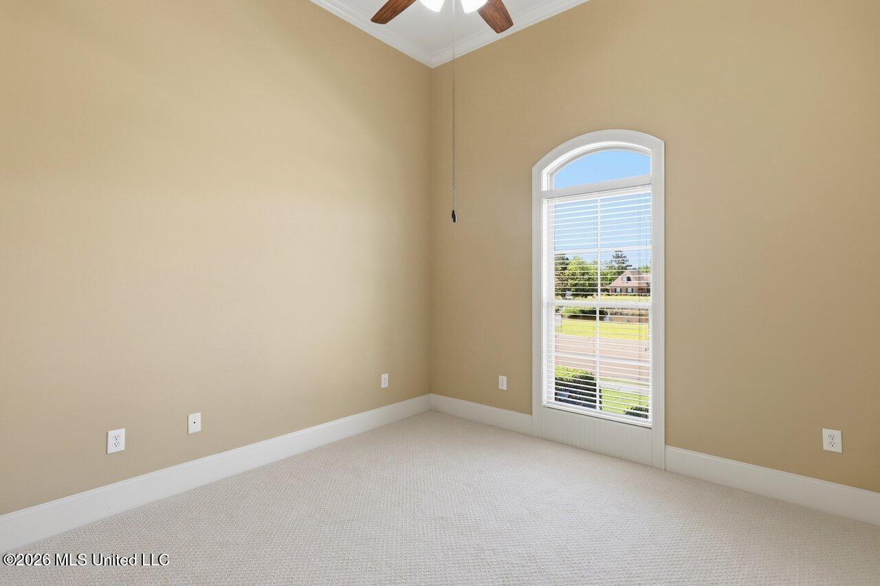 100 Grandeur Drive Property Photo 29