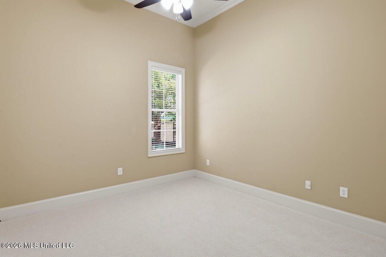 100 Grandeur Drive Property Photo 33