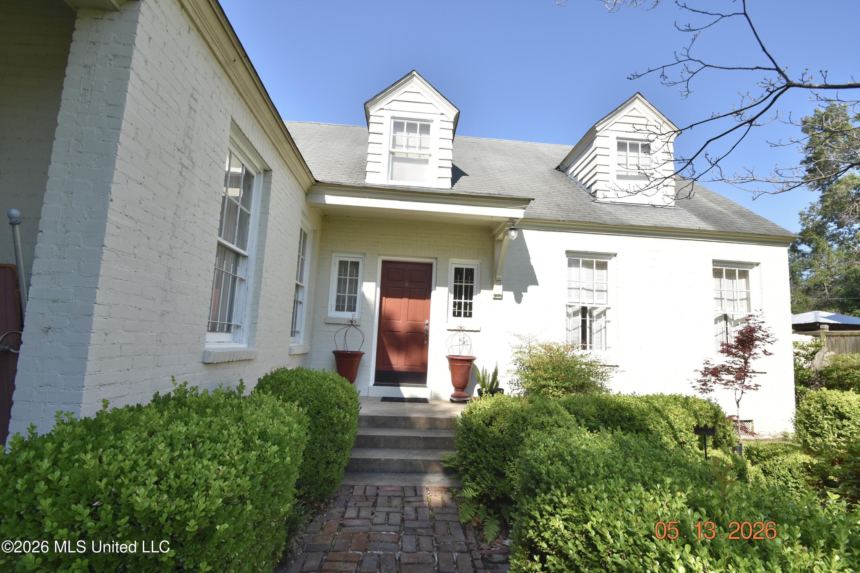 204 Grand Boulevard Property Photo 2