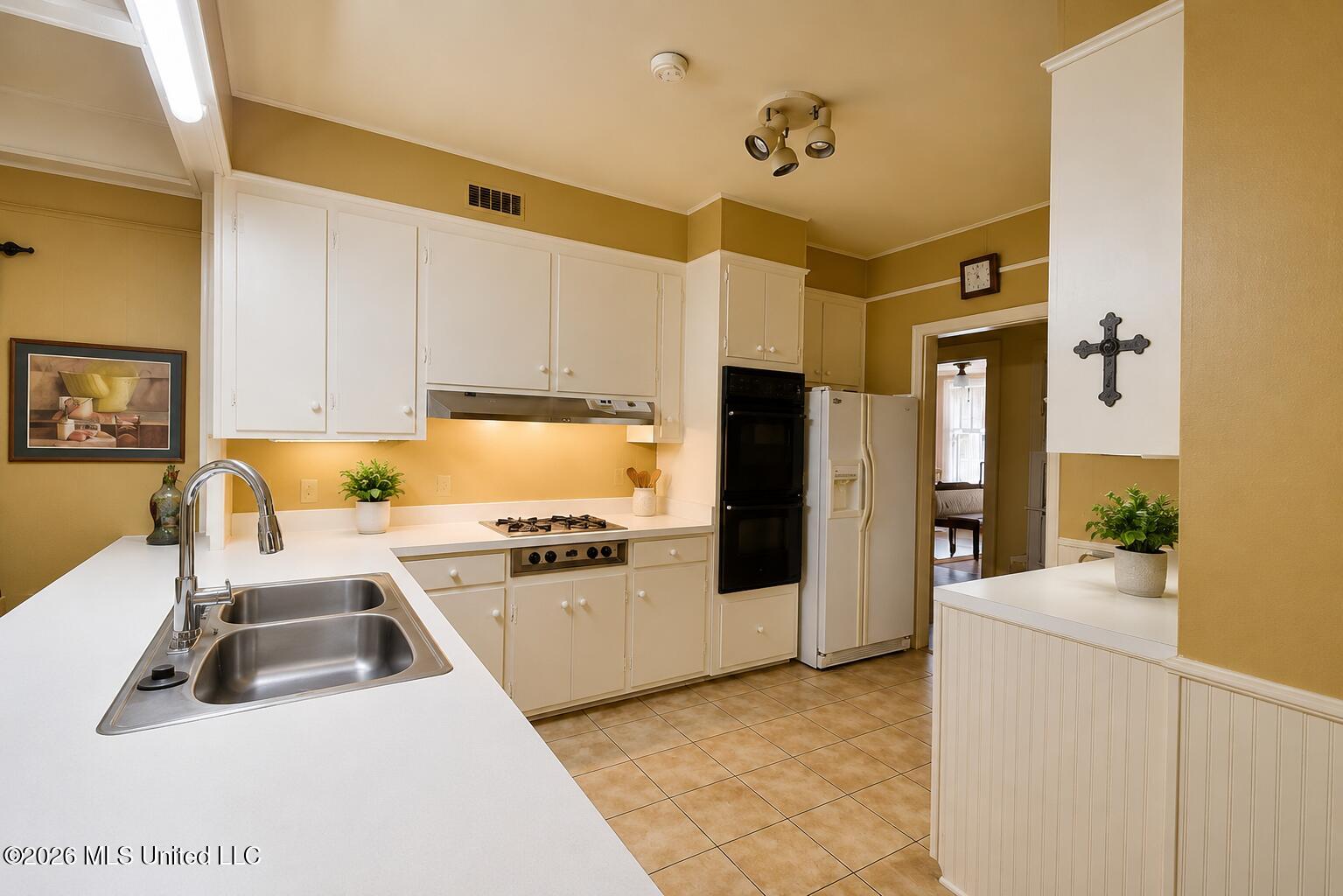 204 Grand Boulevard Property Photo 11