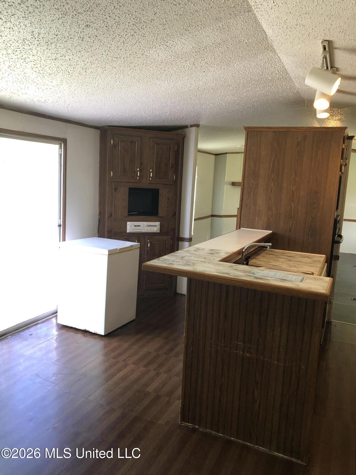 3145 Prichard Road Property Photo 4
