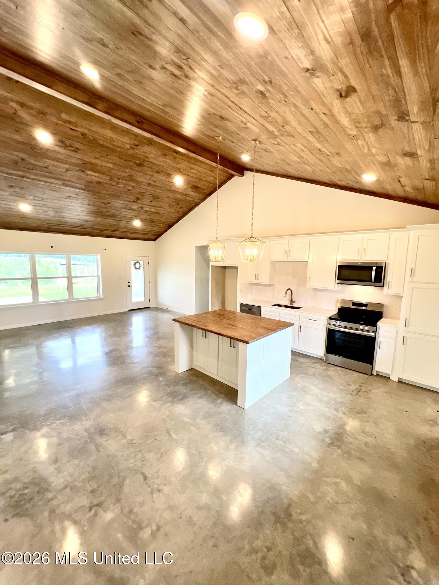 4544 Firehouse Road Property Photo 1