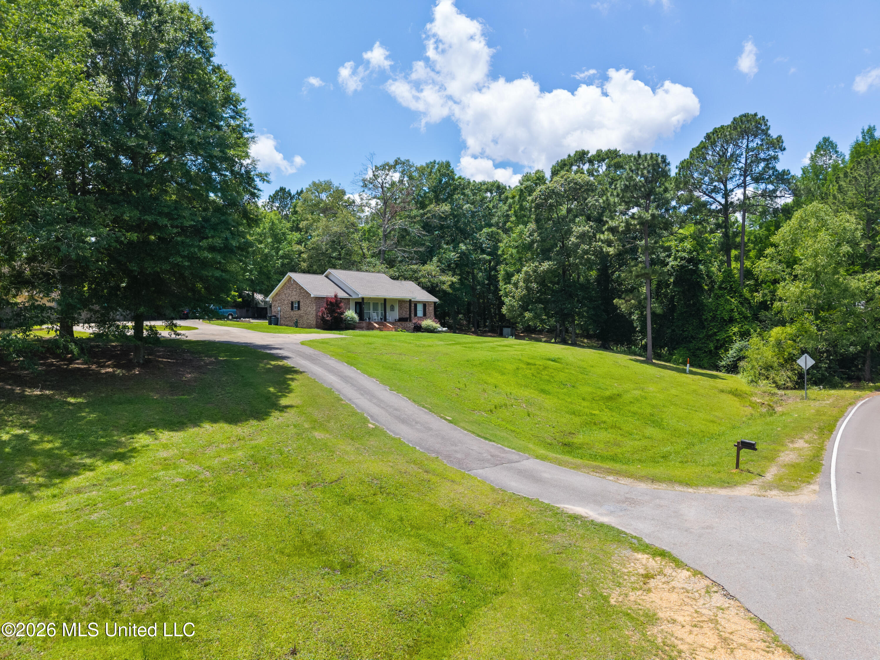 73 Pine Crest Road Property Photo 2