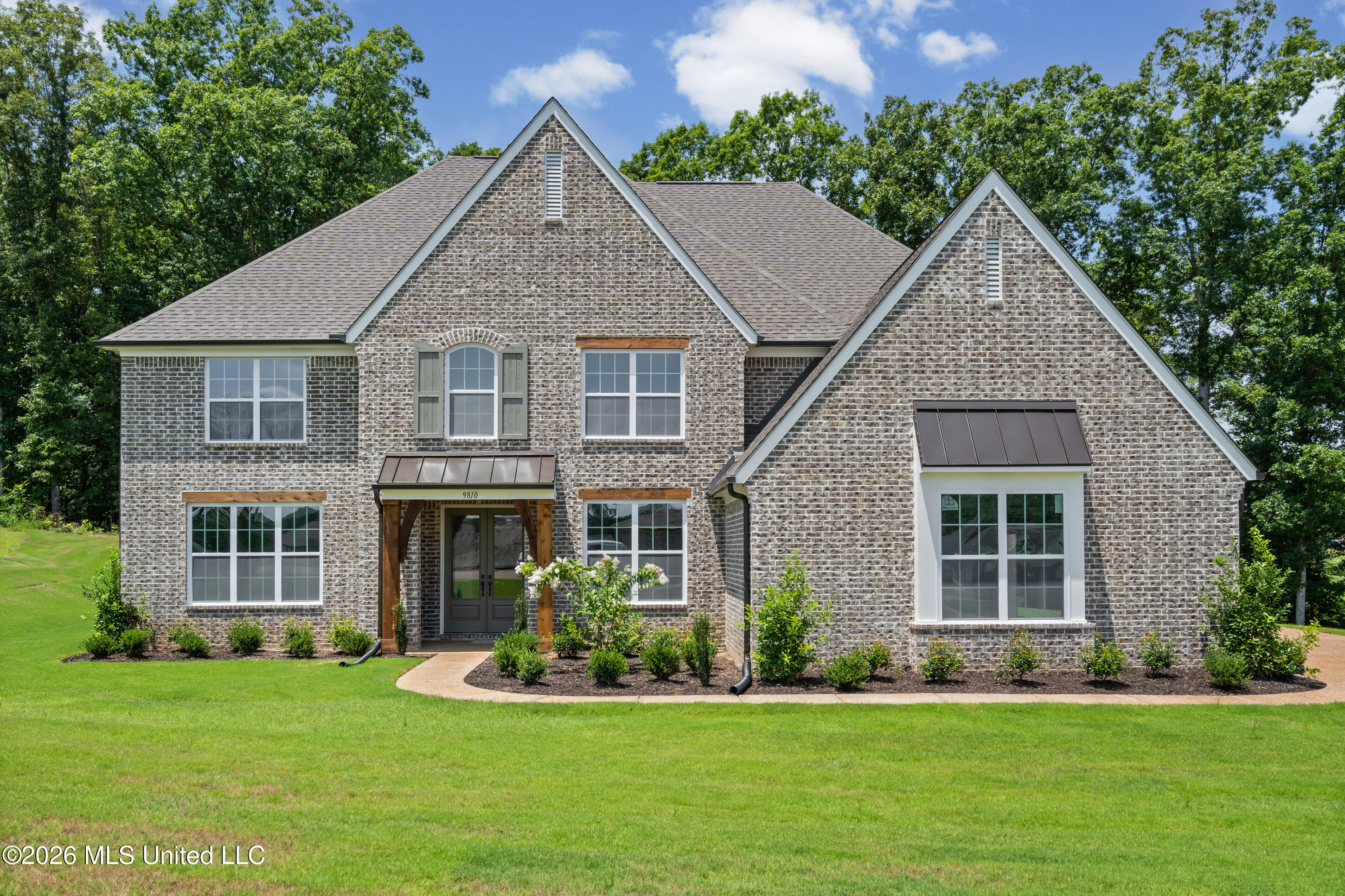 9810 Cypress Ldg Cove Property Photo 1