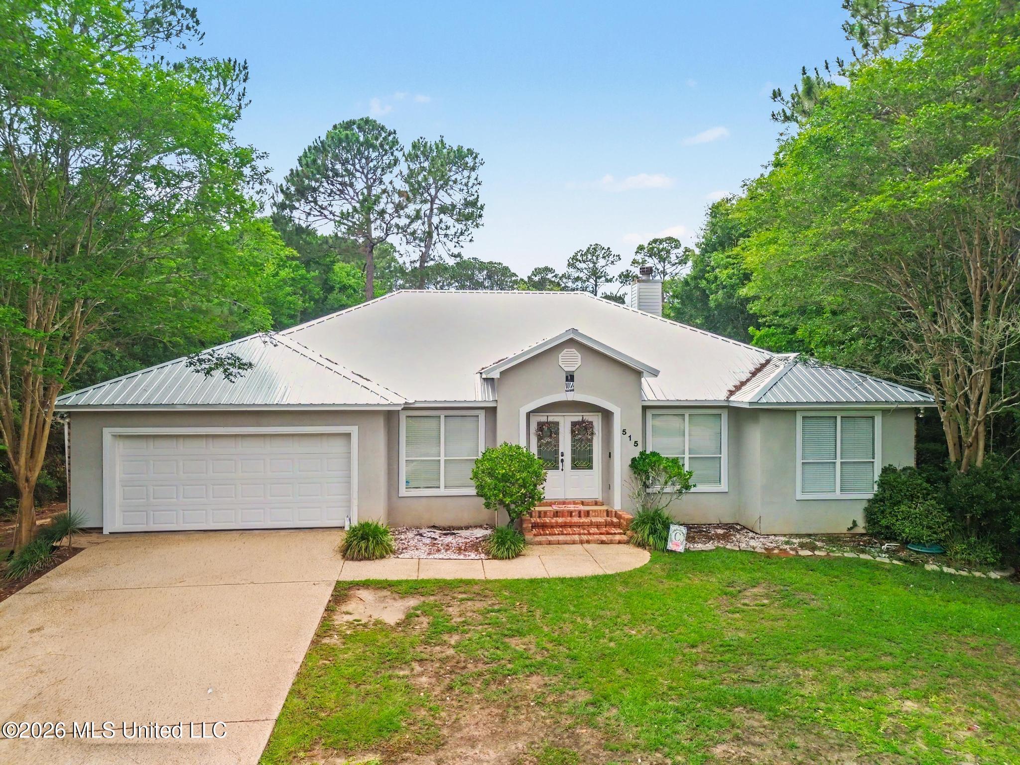 515 Royal Oak Drive Property Photo 1