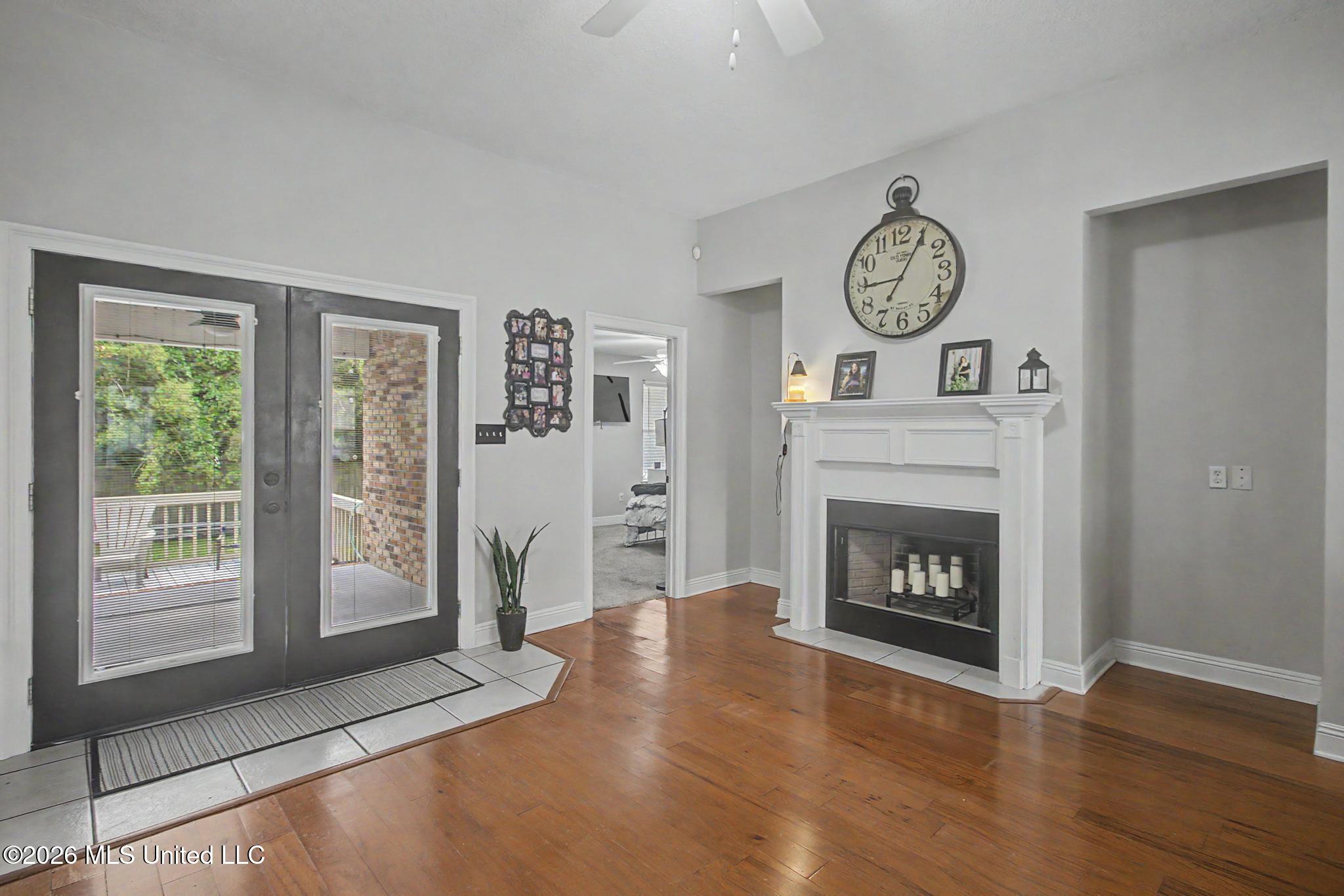 515 Royal Oak Drive Property Photo 8