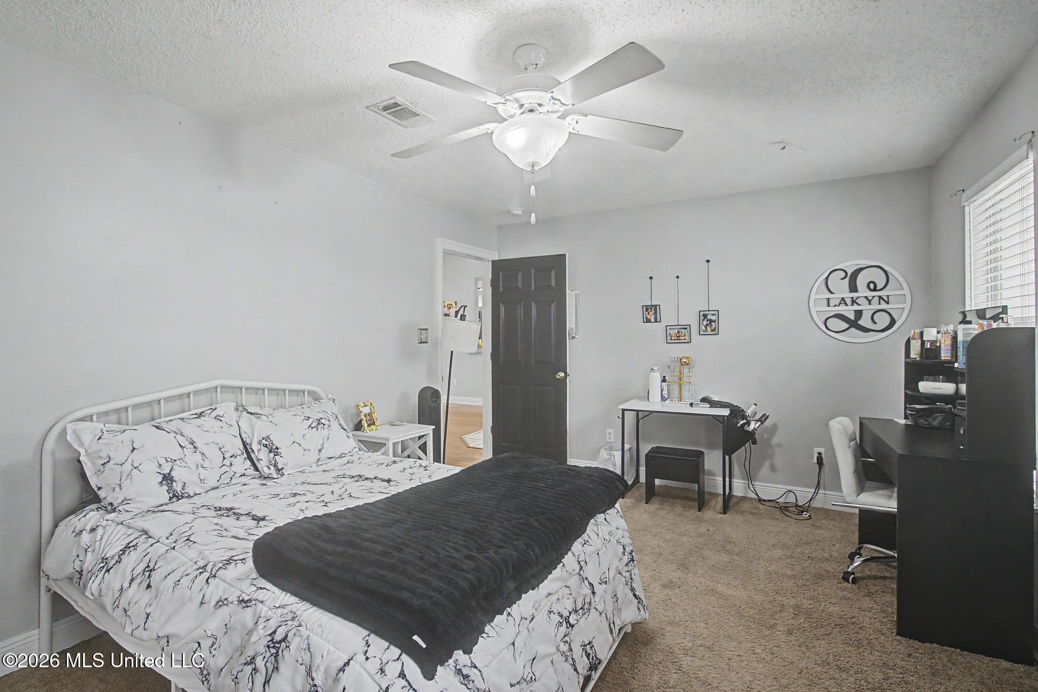 515 Royal Oak Drive Property Photo 17