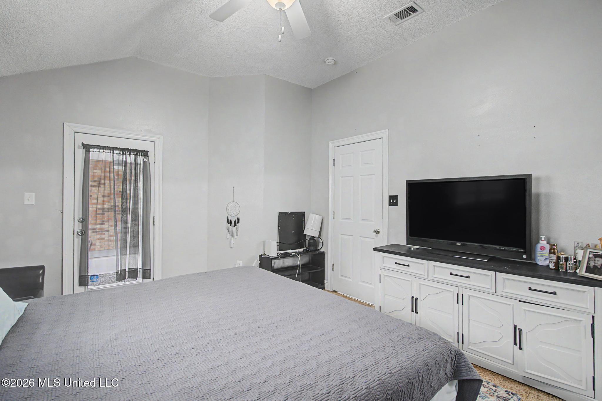 515 Royal Oak Drive Property Photo 23