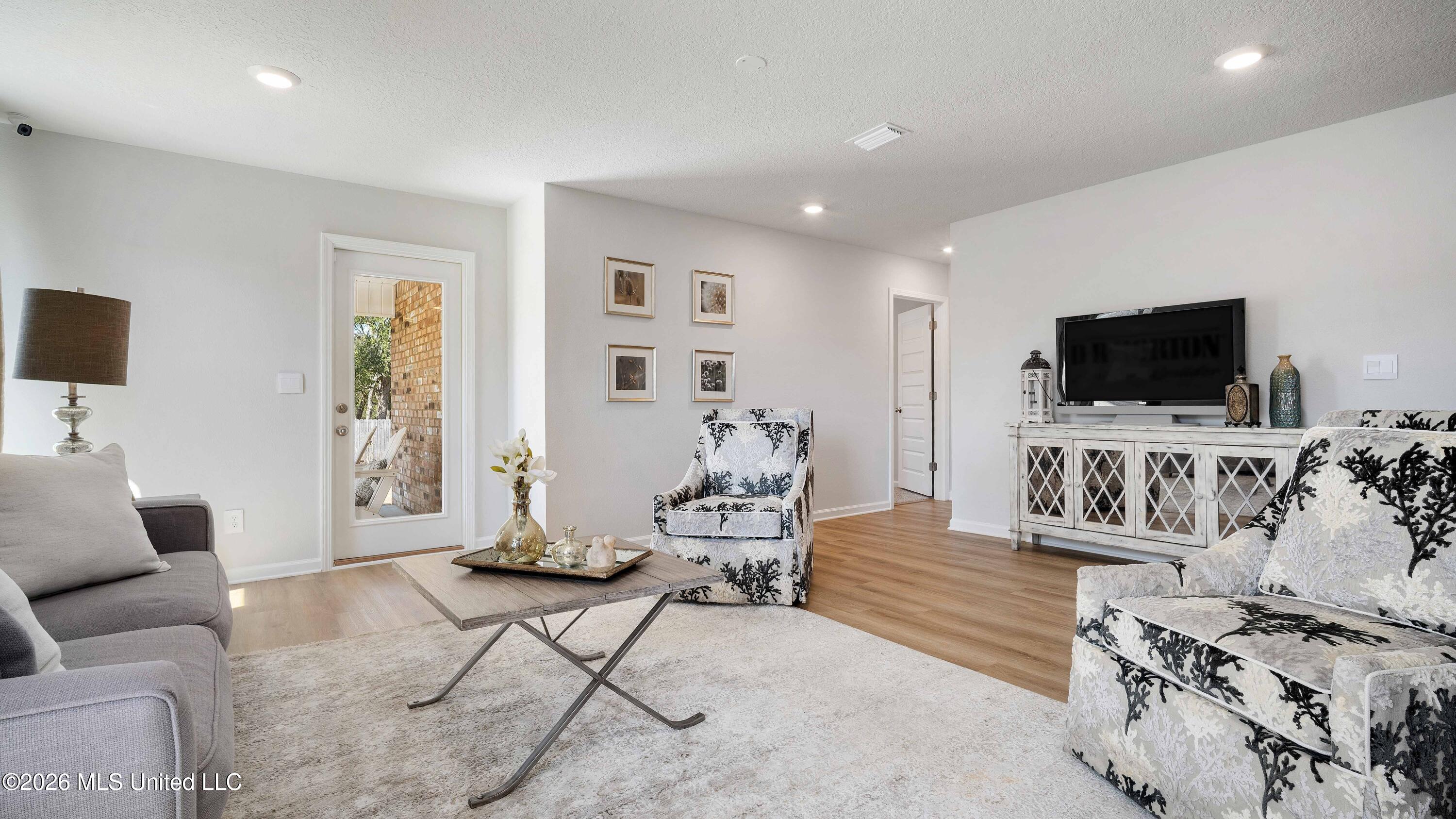 13449 Pond Ridge Way Property Photo 1