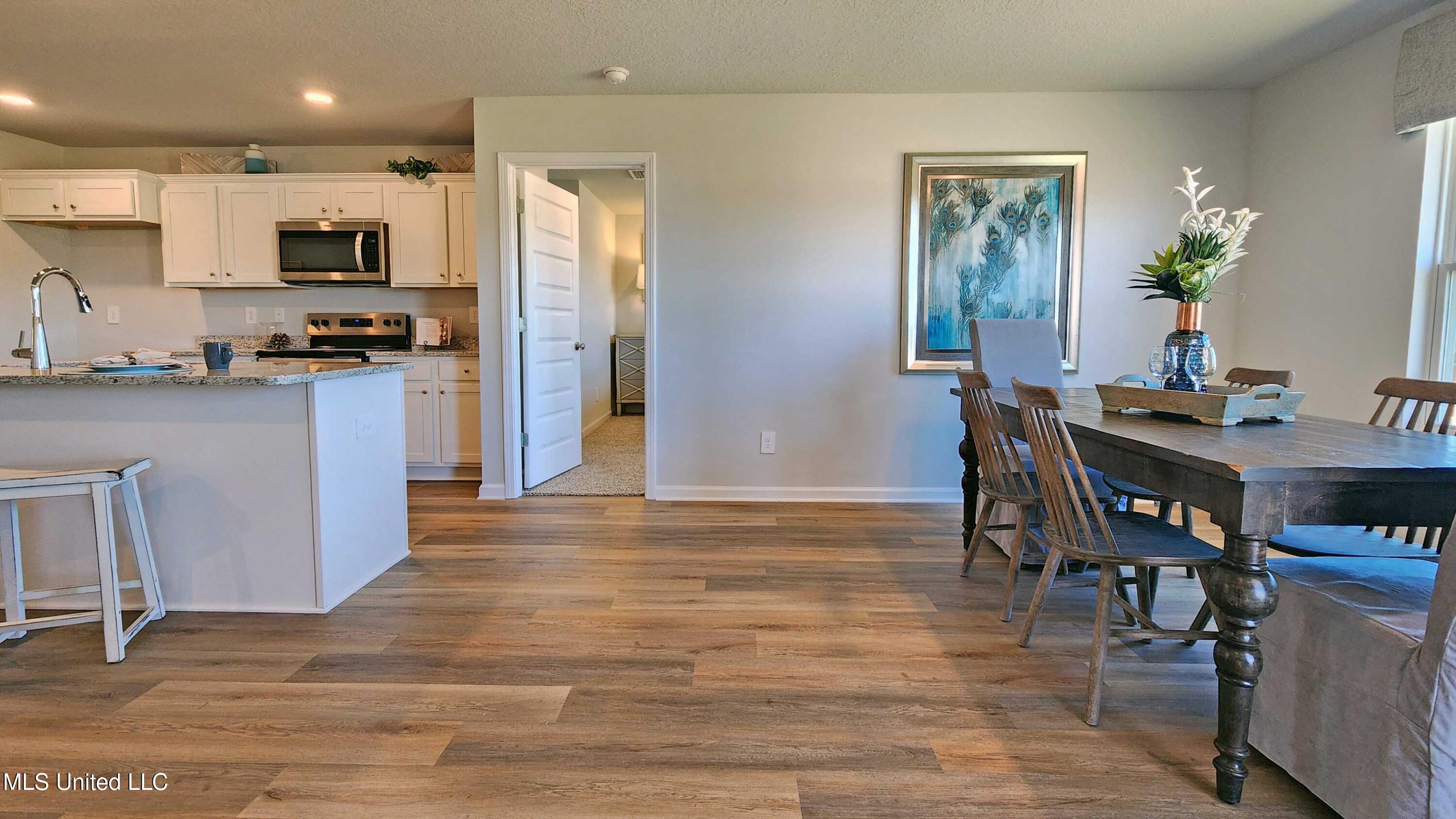 13434 Pond Ridge Way Property Photo 8