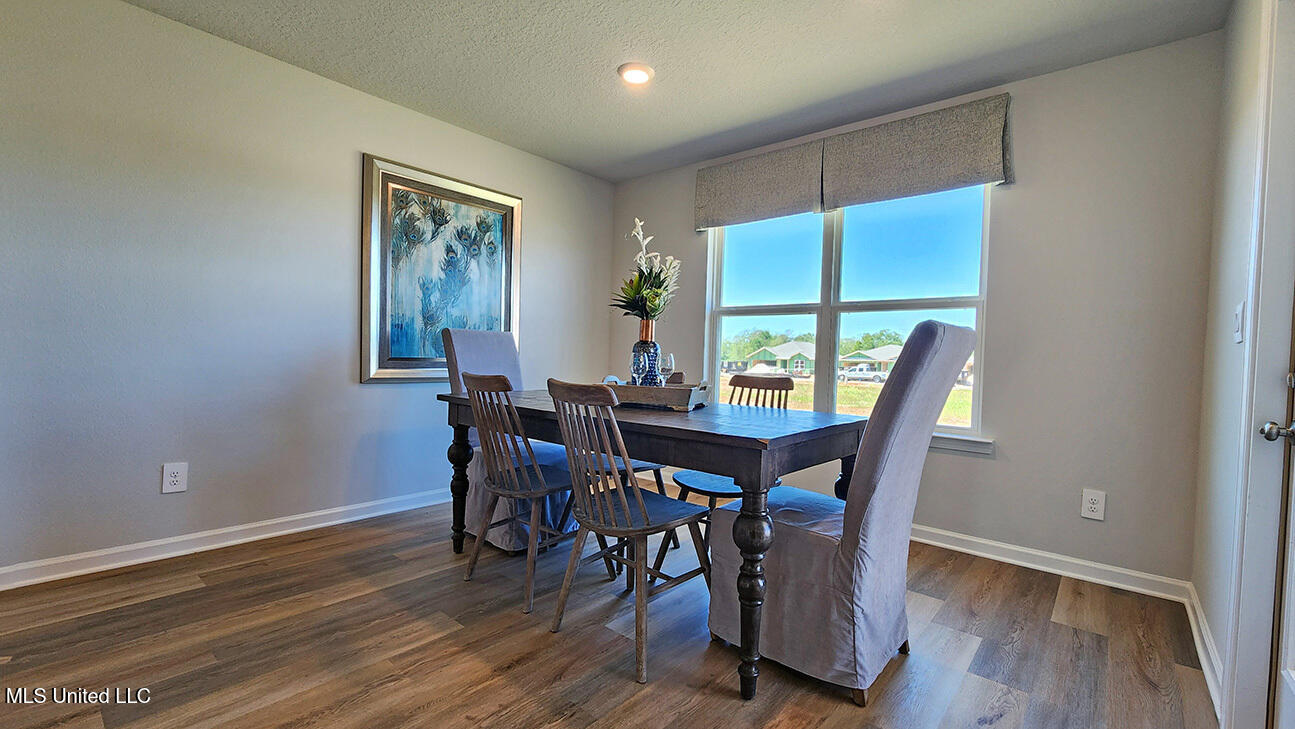 13434 Pond Ridge Way Property Photo 10