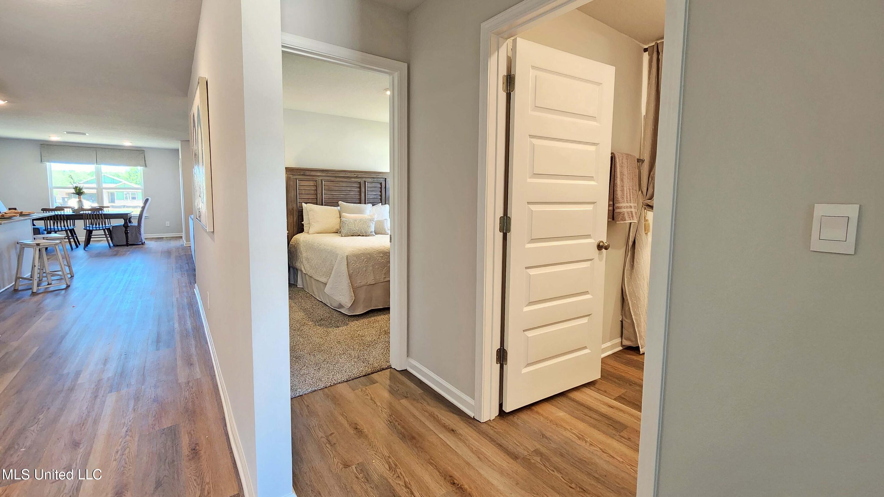 13434 Pond Ridge Way Property Photo 12