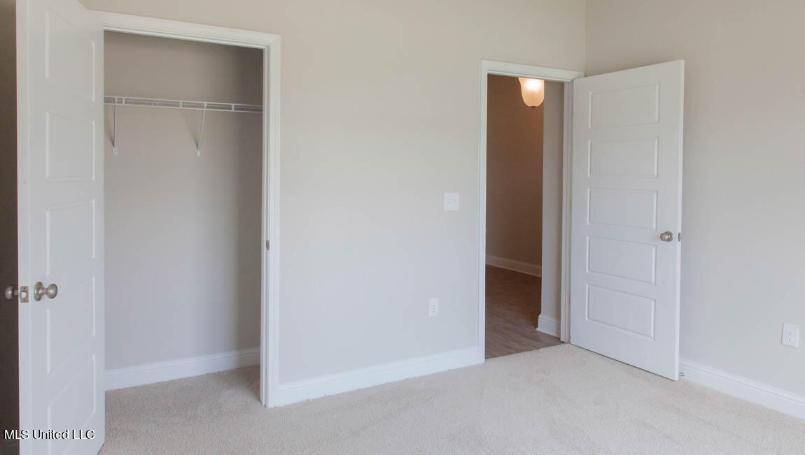 18437 Spring Hill Drive Property Photo 4