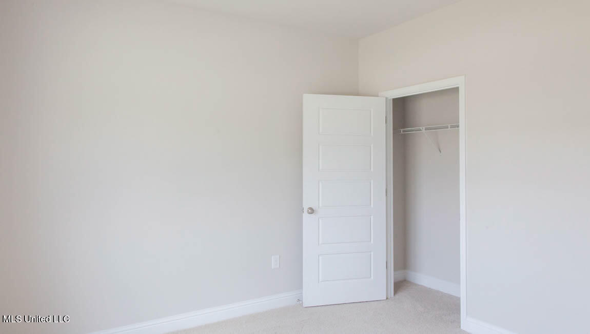 18437 Spring Hill Drive Property Photo 5