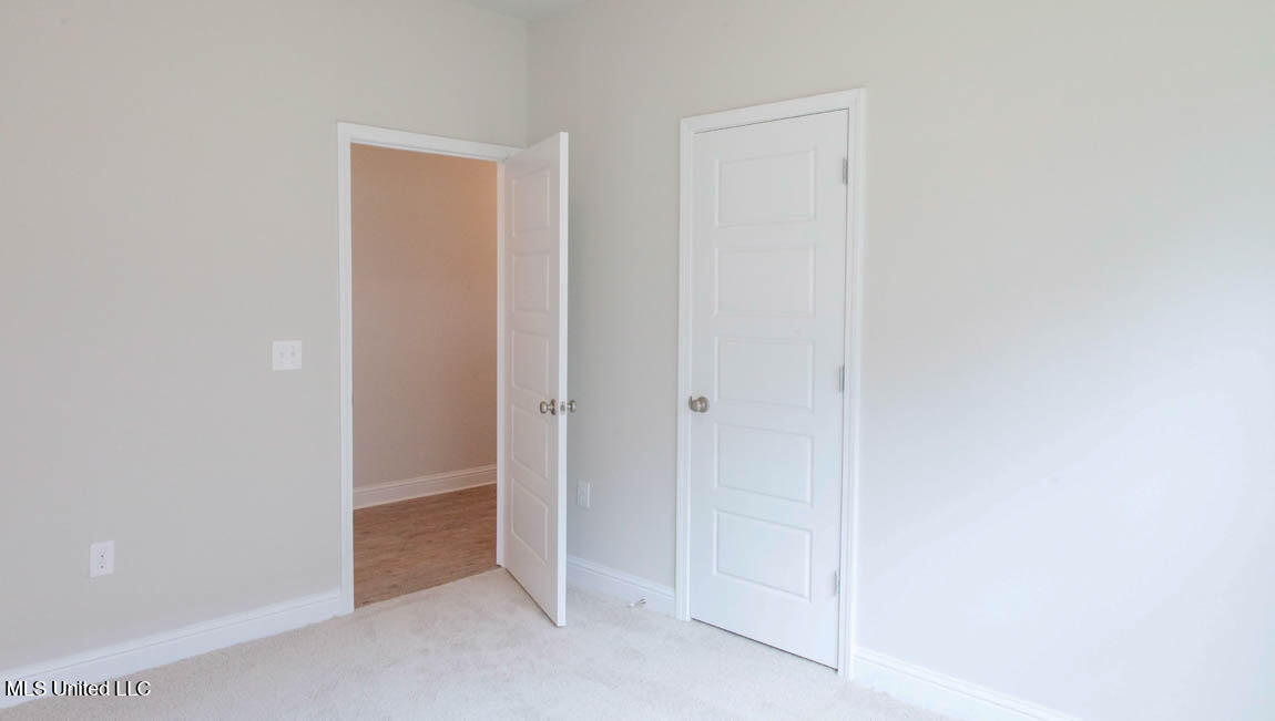 18437 Spring Hill Drive Property Photo 8
