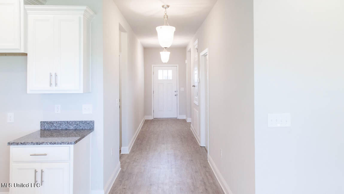 18437 Spring Hill Drive Property Photo 10