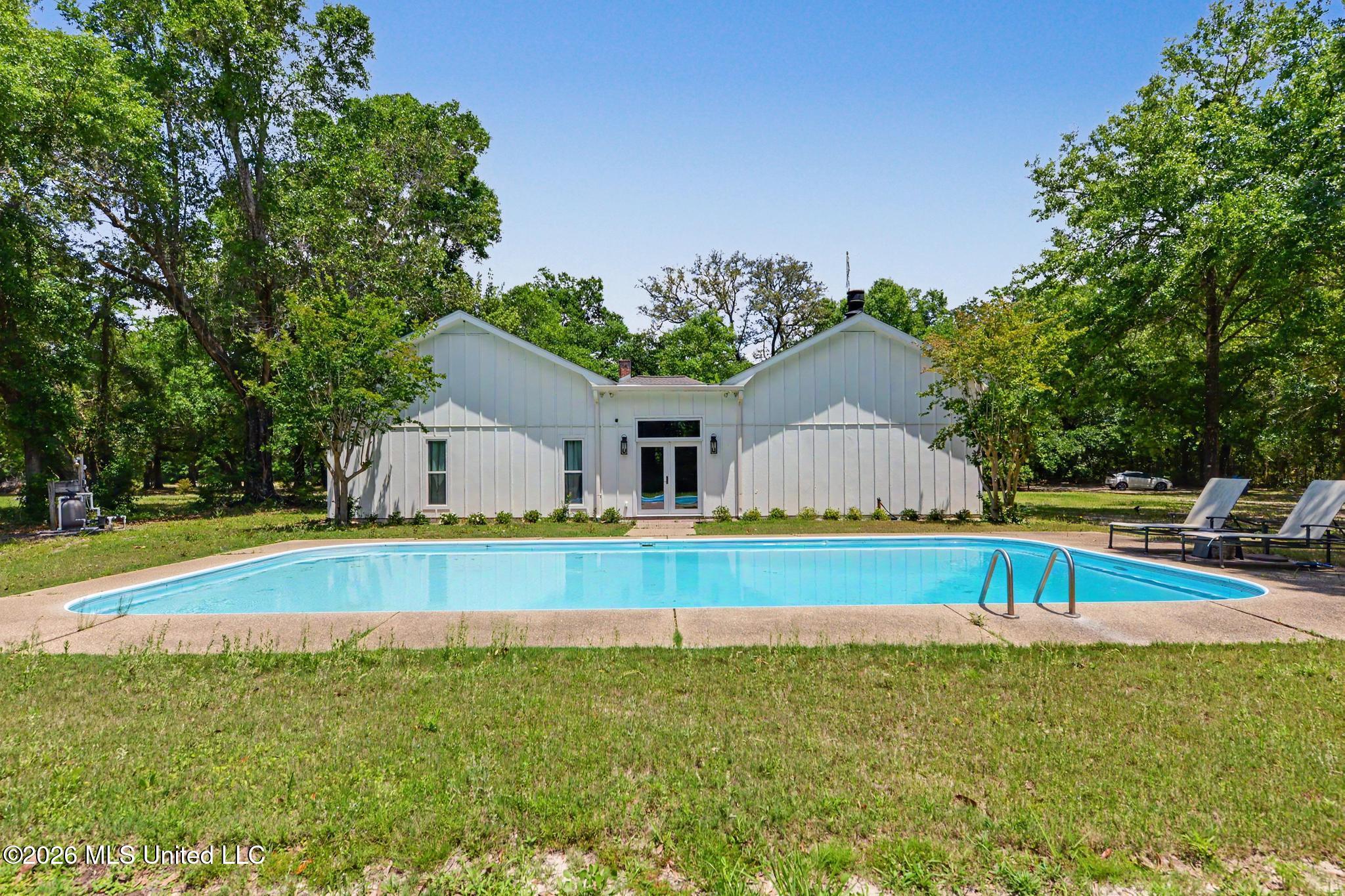 4187 Saussy Lane Property Photo 4