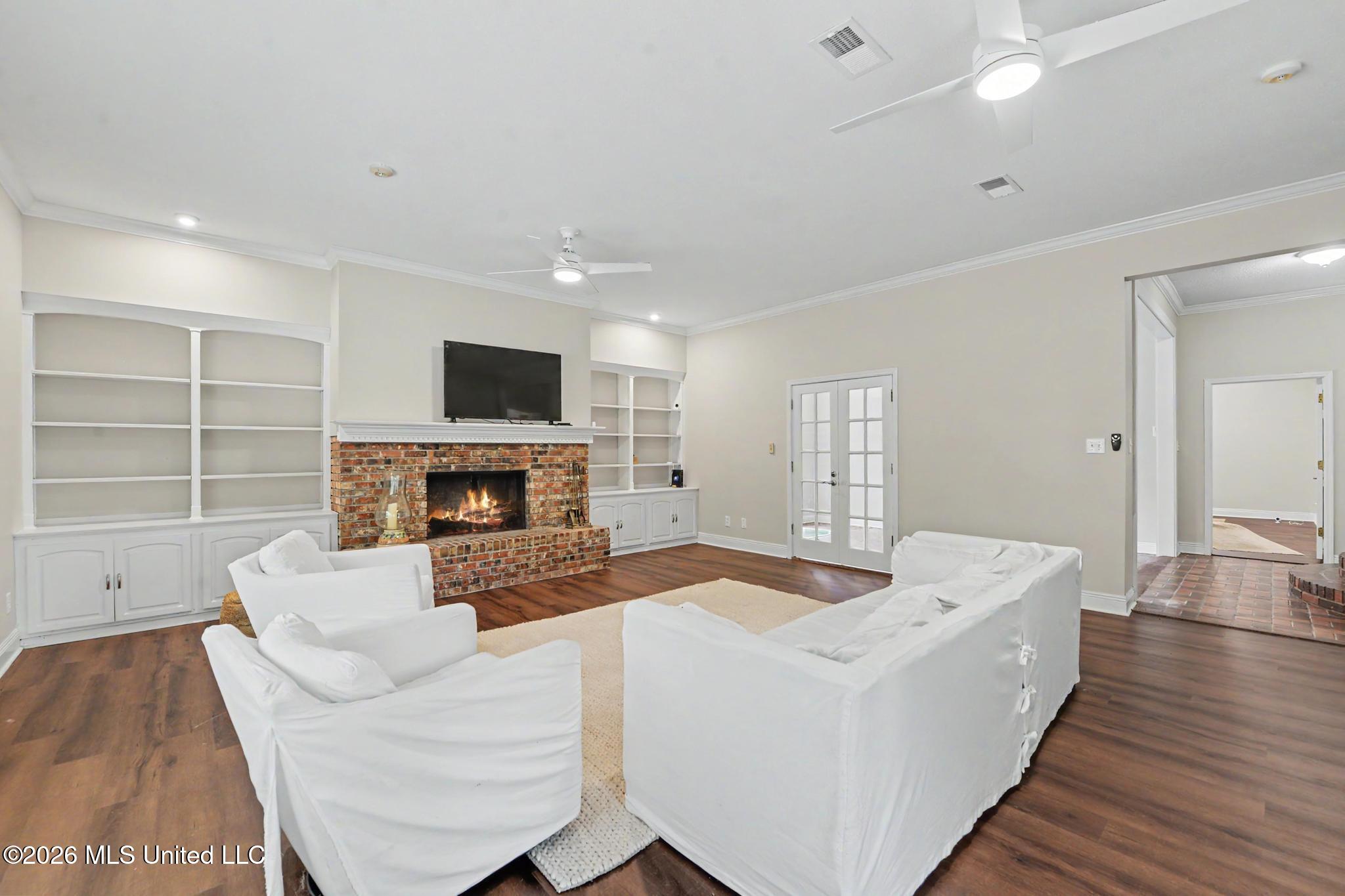 4187 Saussy Lane Property Photo 6