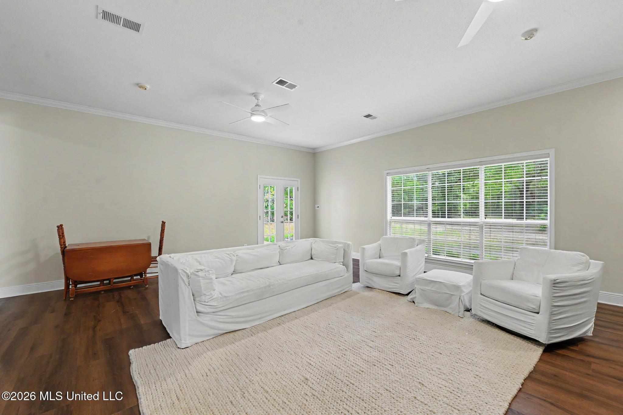 4187 Saussy Lane Property Photo 8