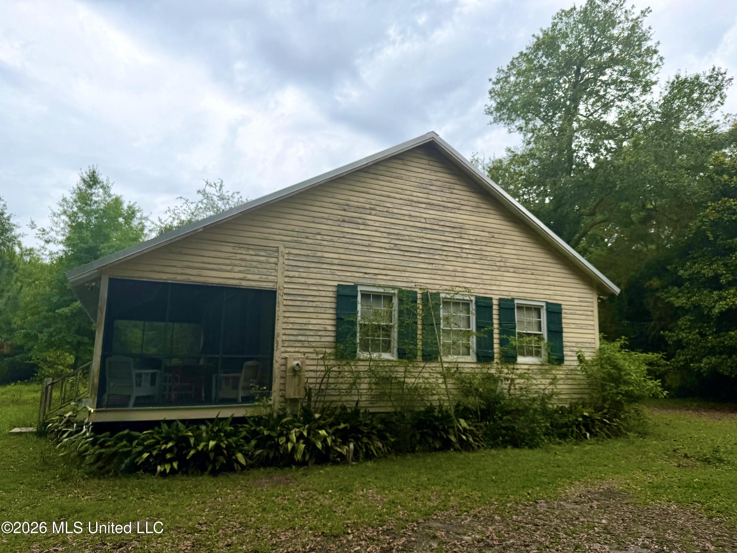 506 5th Street Property Photo 2