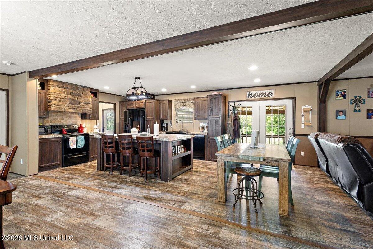 325 Crowder Creek Road Property Photo 1