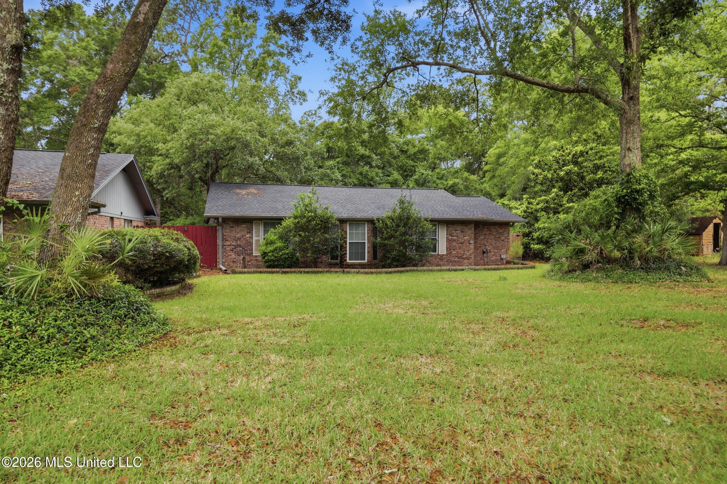 1237 Main Street Property Photo 4