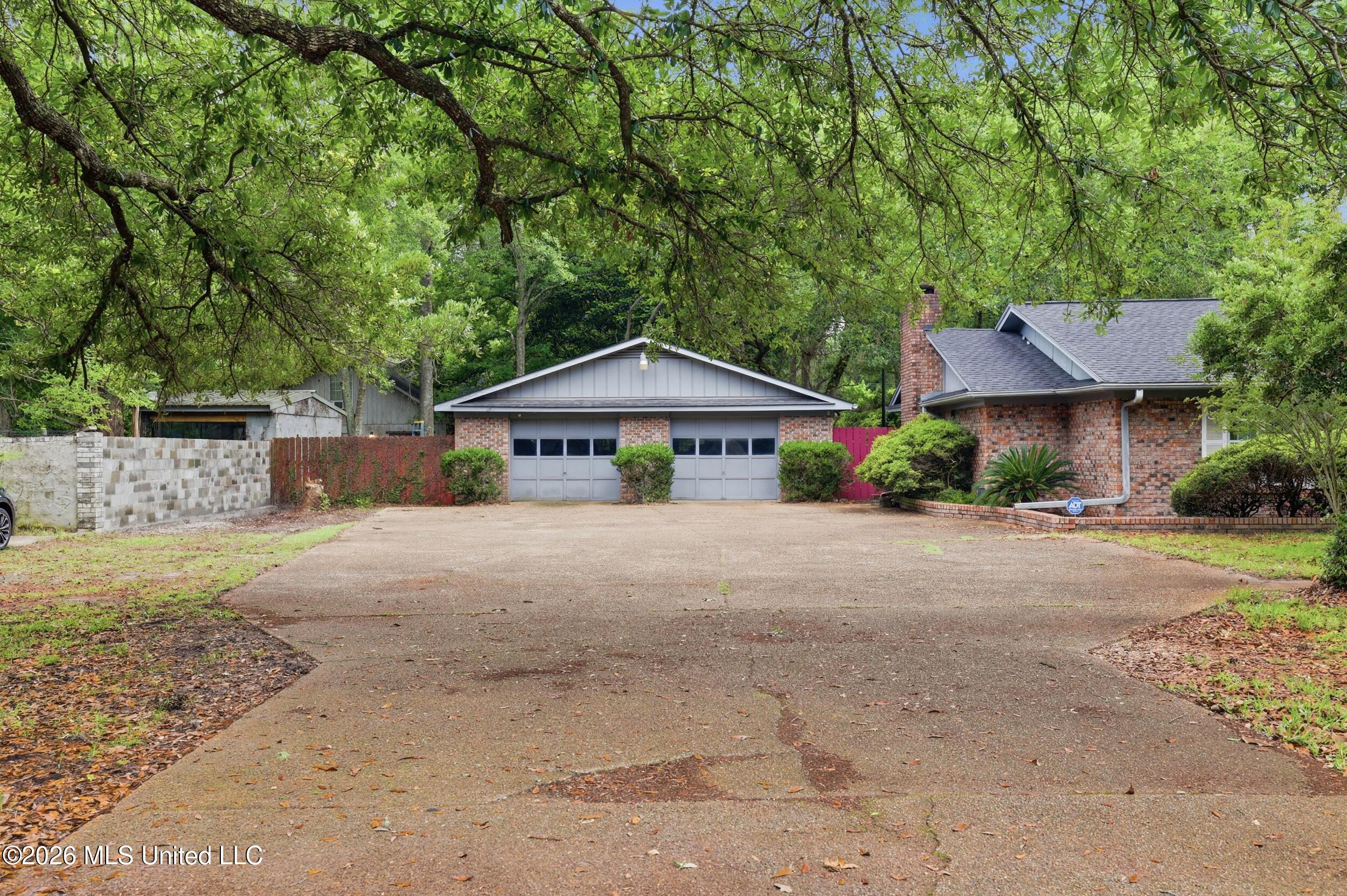 1237 Main Street Property Photo 5
