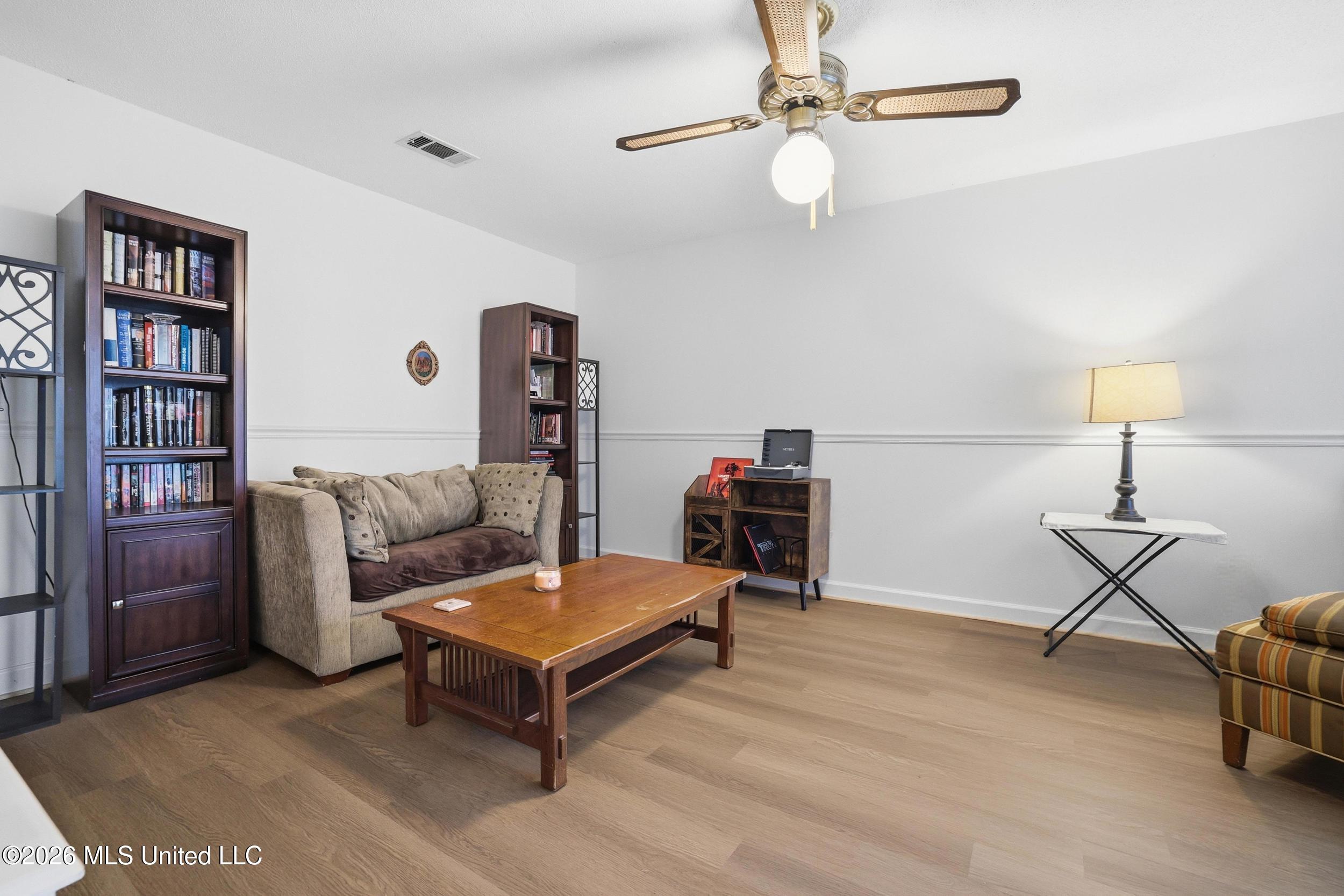 1237 Main Street Property Photo 12