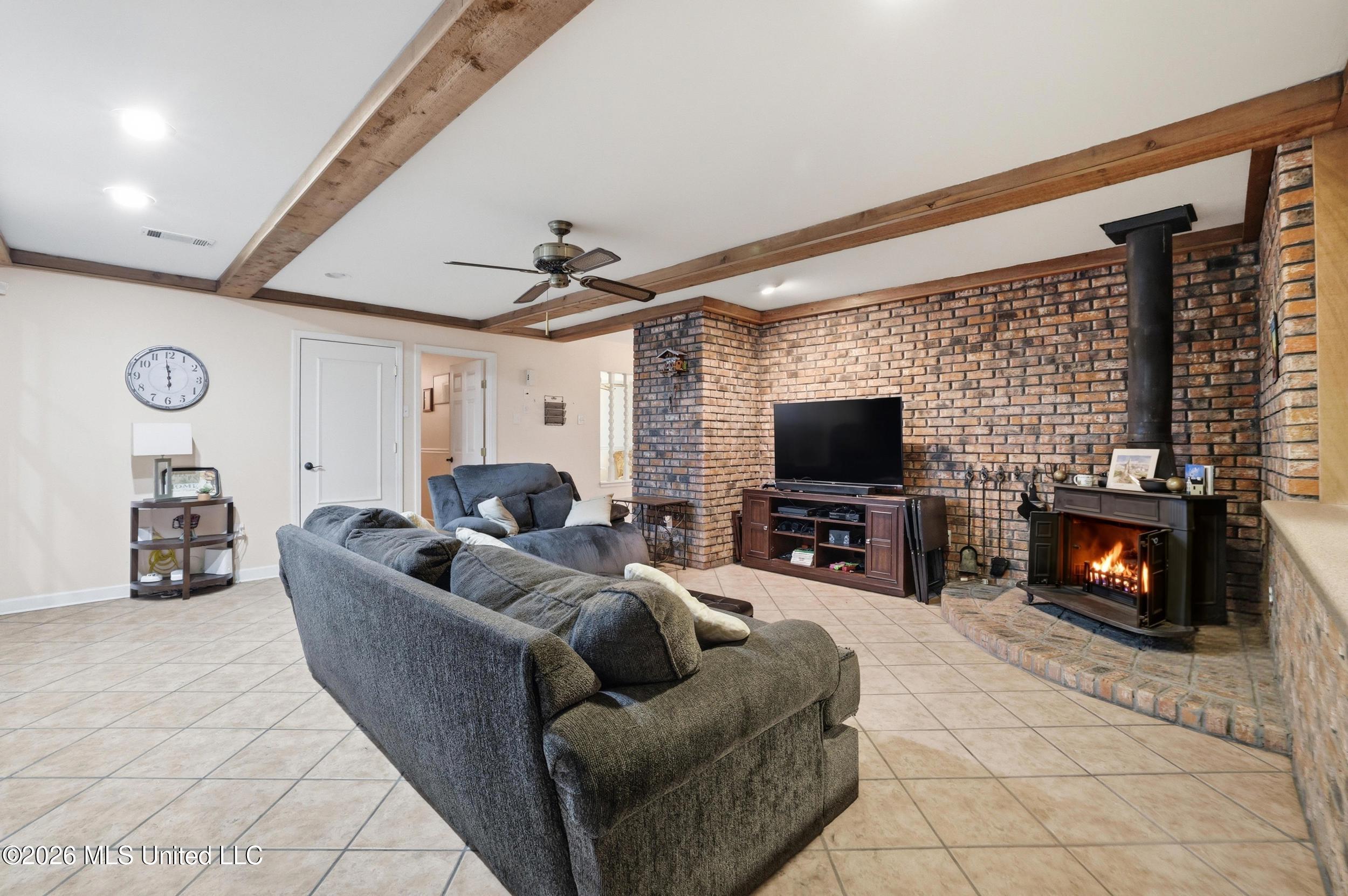 1237 Main Street Property Photo 15