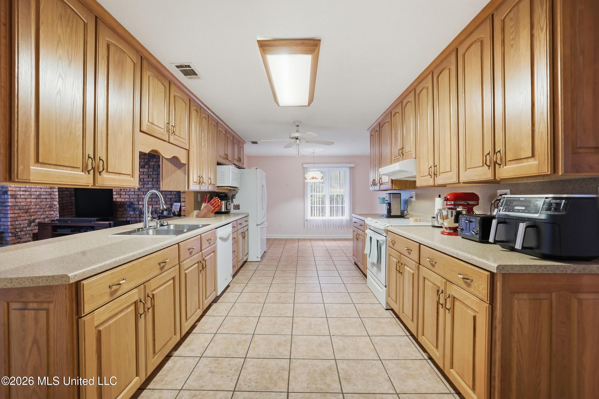 1237 Main Street Property Photo 24