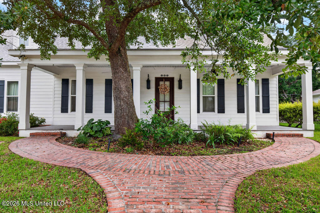 125 Espy Avenue Property Photo 4
