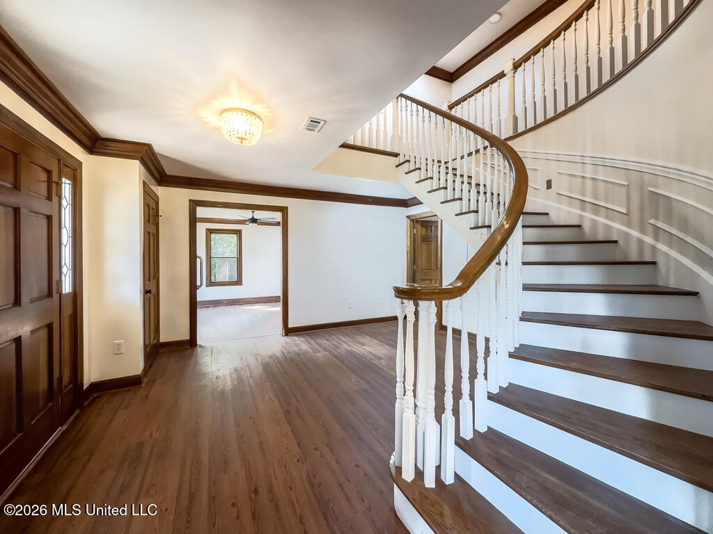 2411 Burke Street Property Photo 6