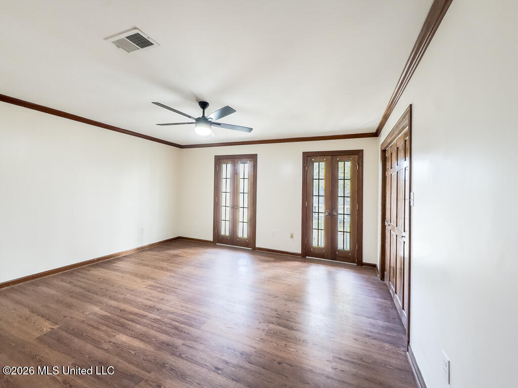 2411 Burke Street Property Photo 33