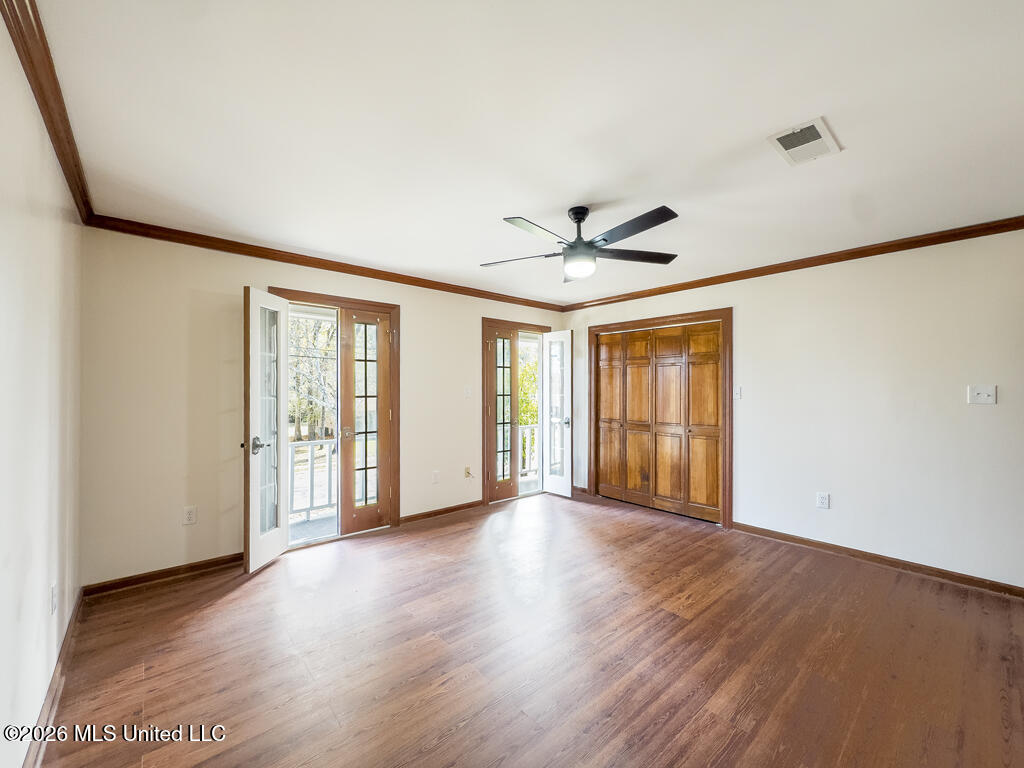 2411 Burke Street Property Photo 34