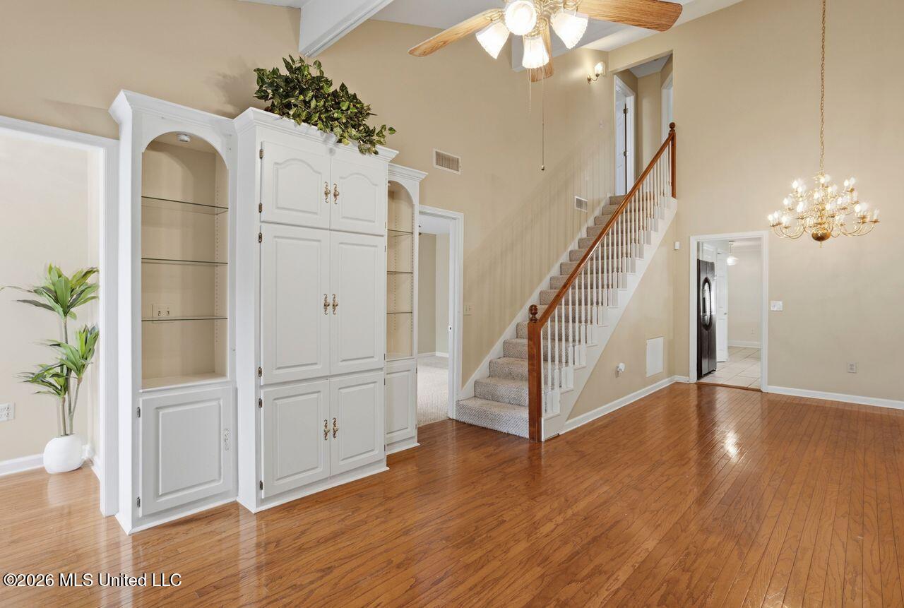 33 Mclain Court Property Photo 5