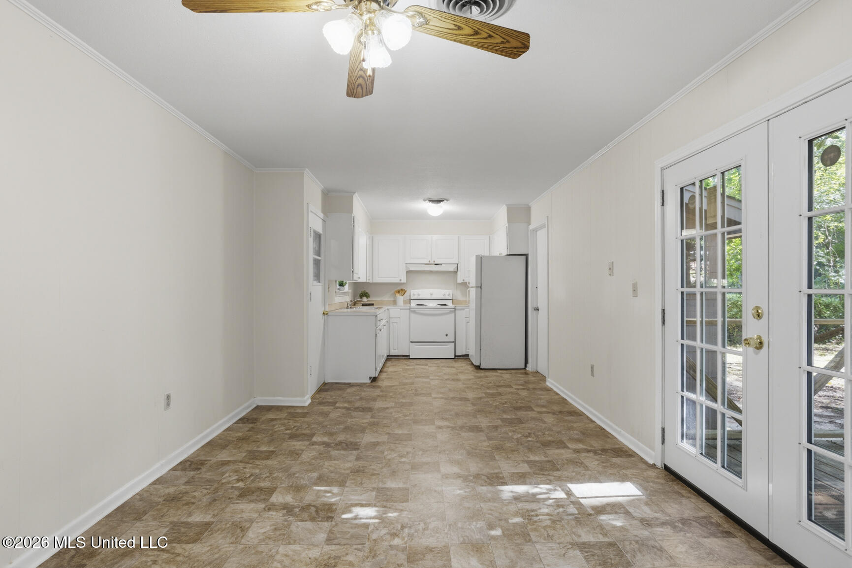 815 Mamie Drive Property Photo 7