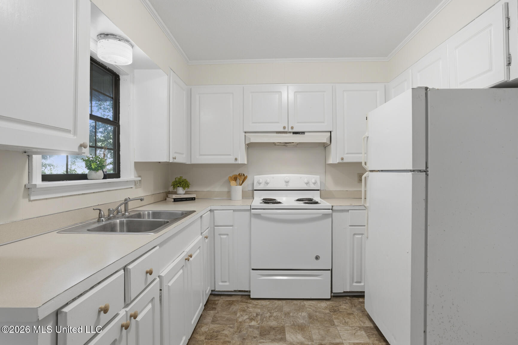 815 Mamie Drive Property Photo 12