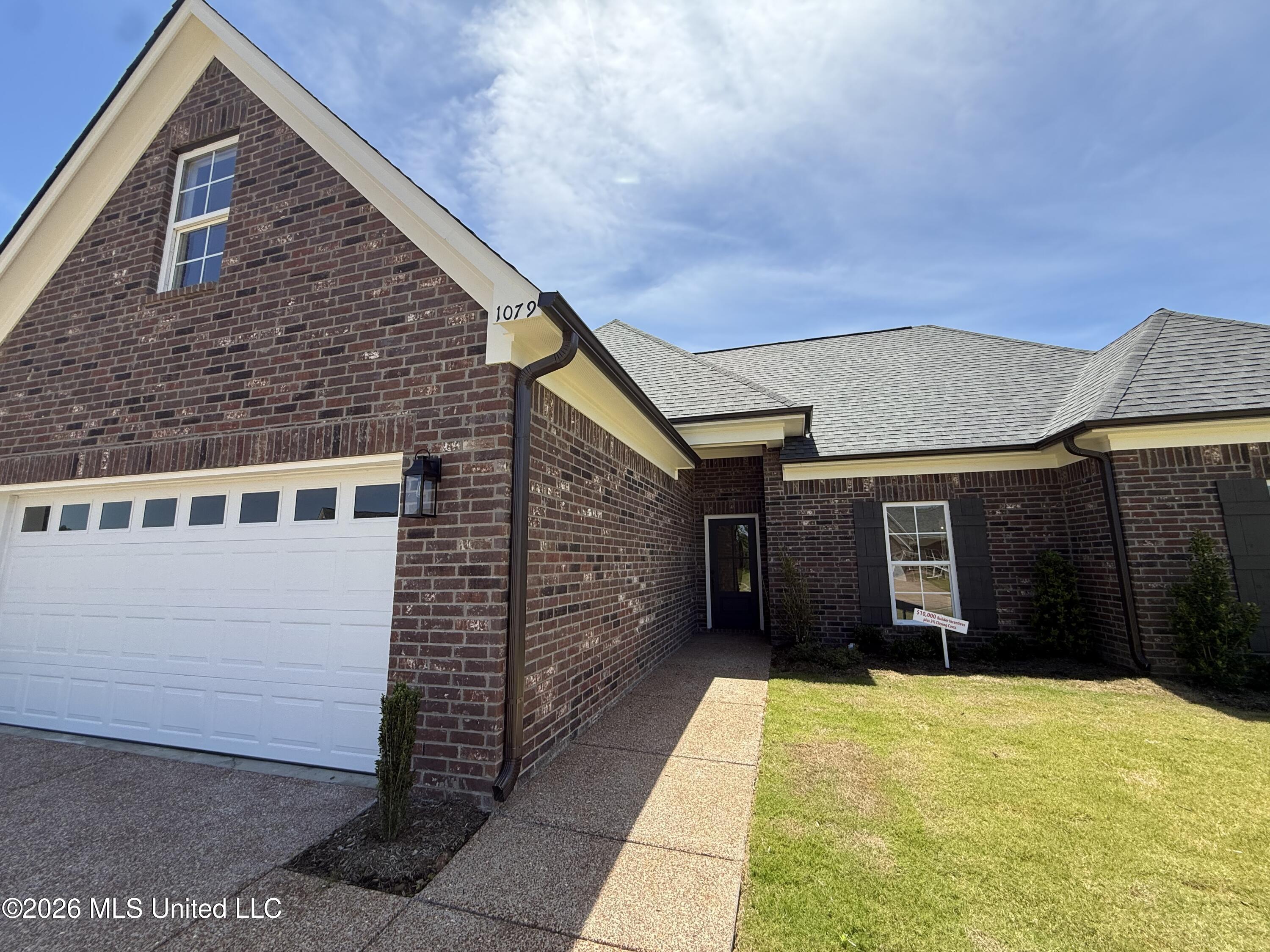 1079 Great Glen Drive Property Photo 1