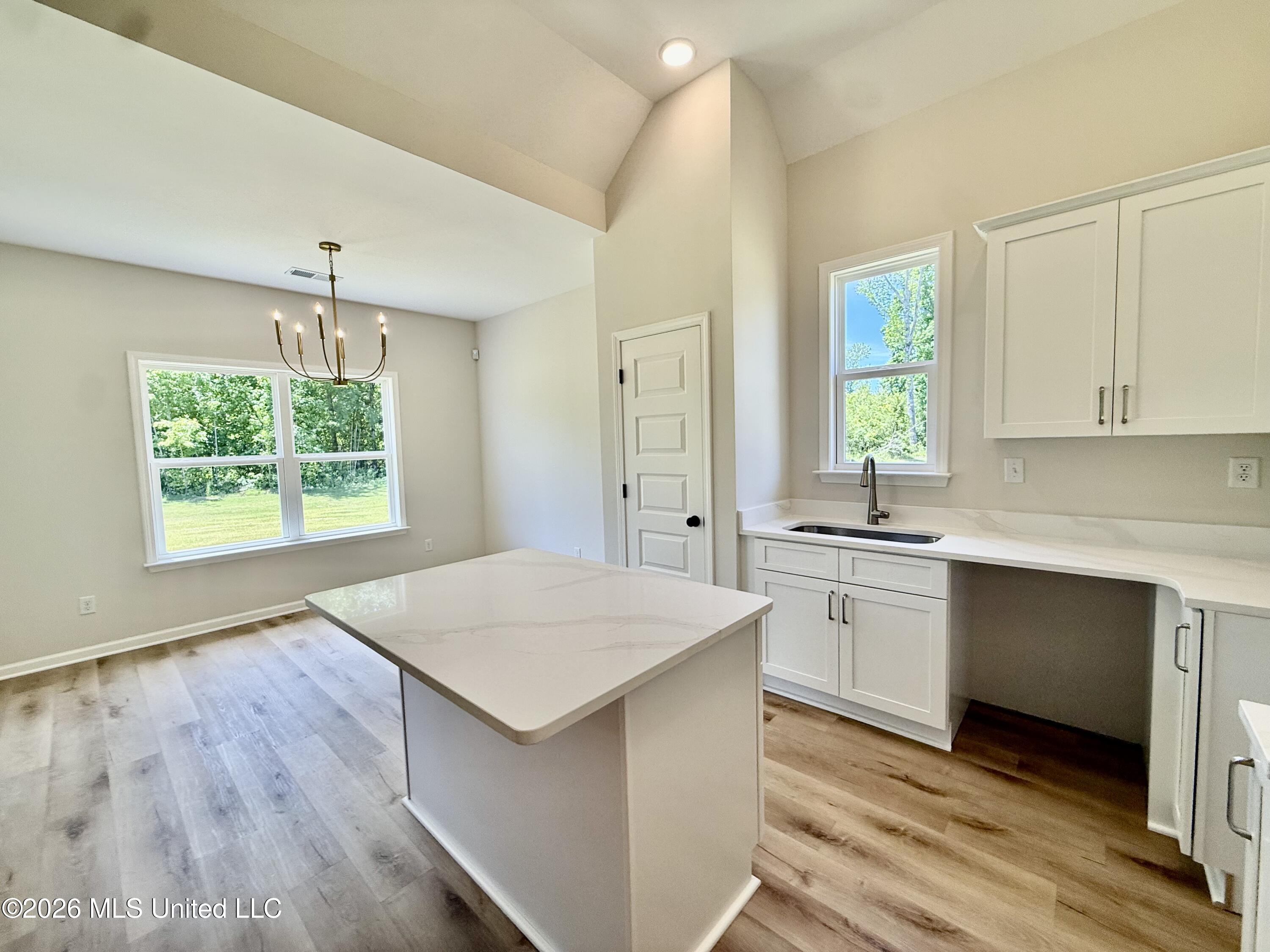1079 Great Glen Drive Property Photo 4