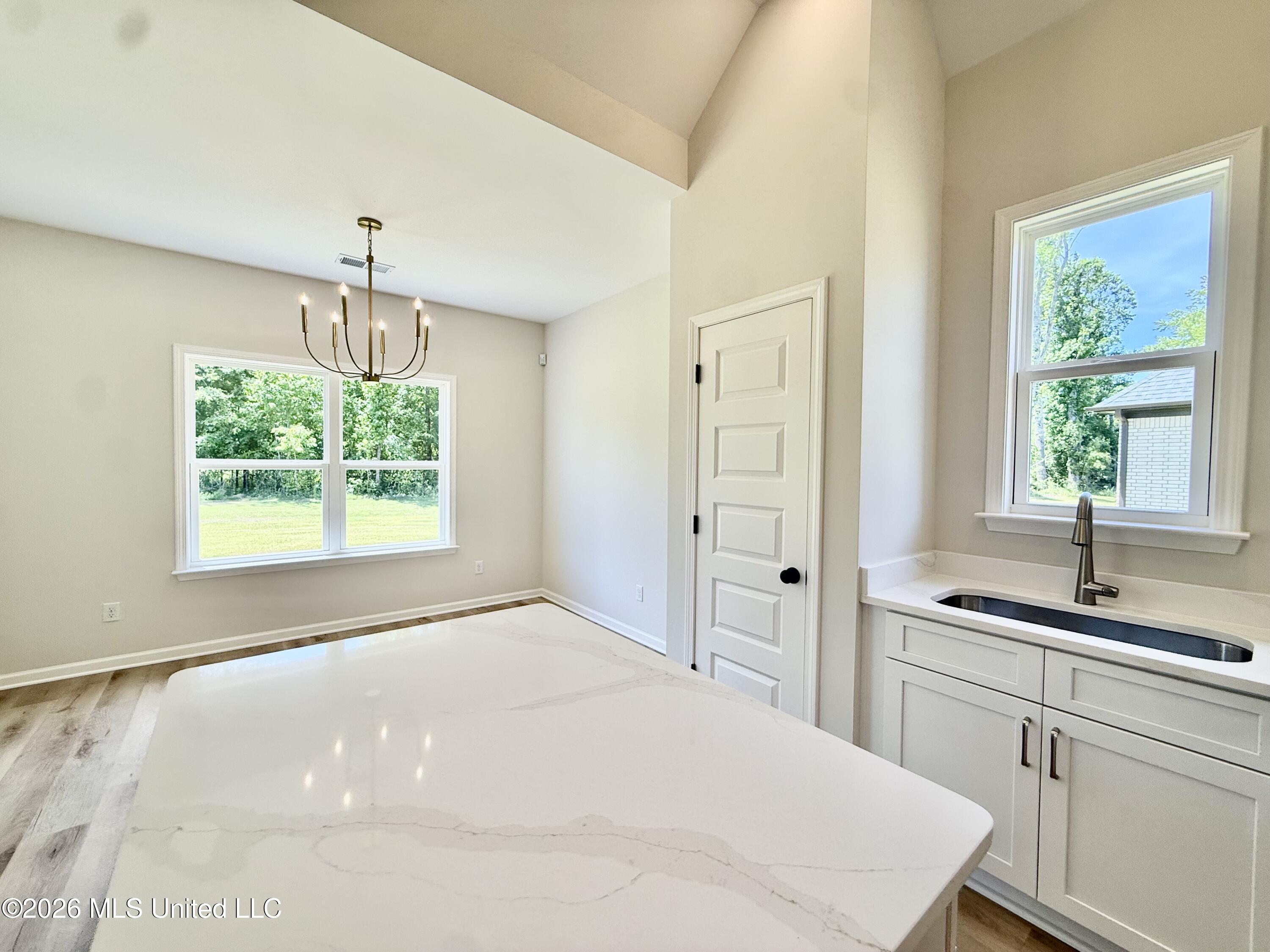 1079 Great Glen Drive Property Photo 5