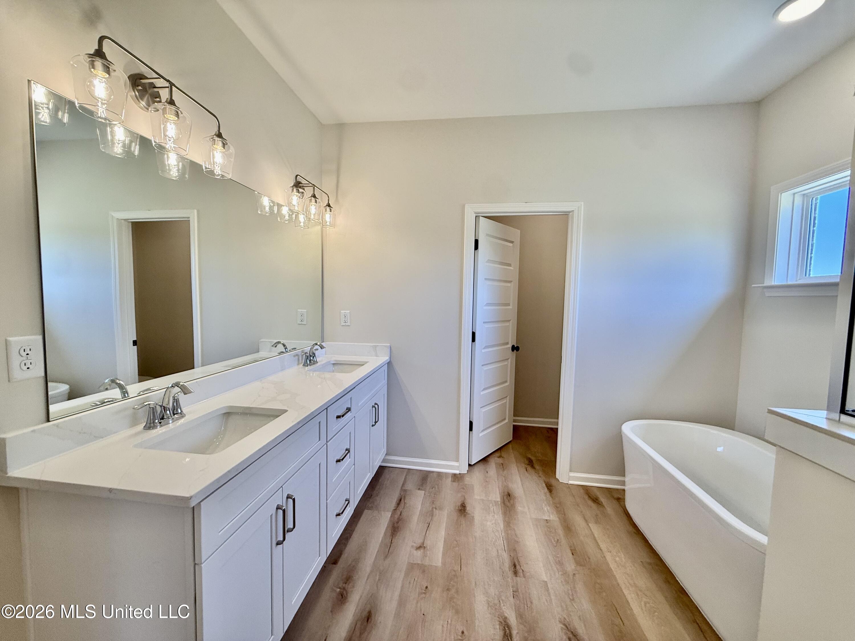 1079 Great Glen Drive Property Photo 6