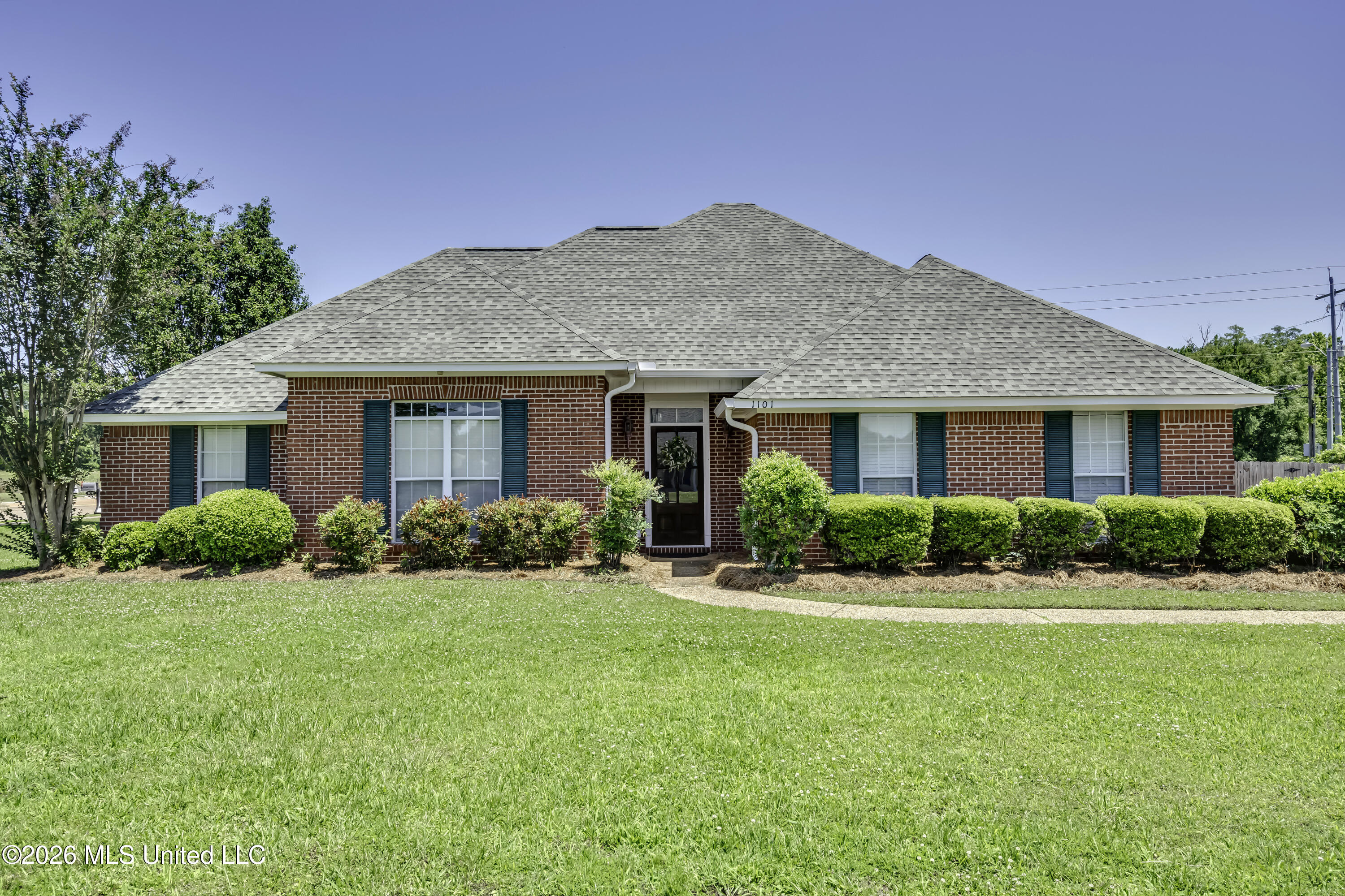 1101 Orchardview Cove Property Photo 1