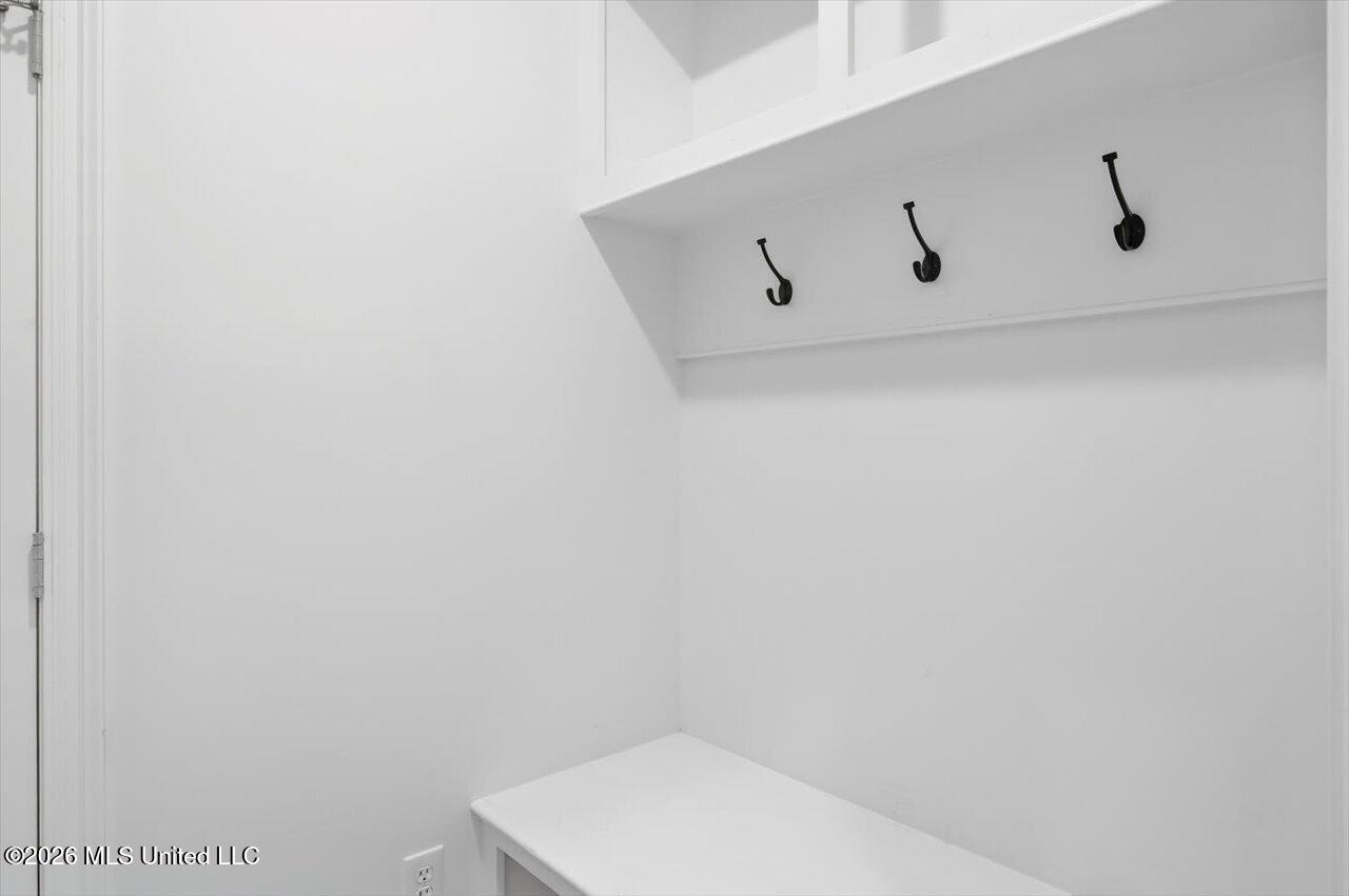 704 Kathleen Drive Property Photo 16