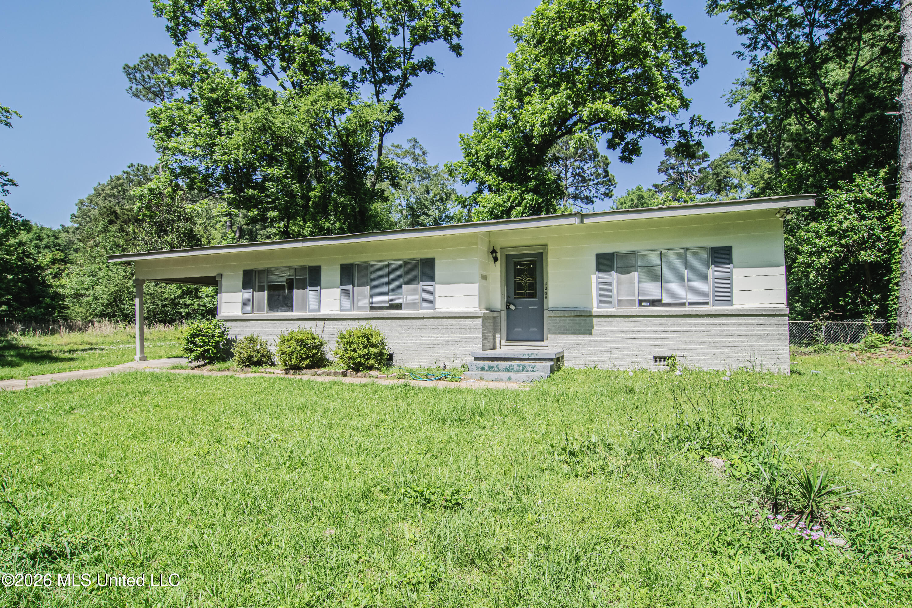 4256 Oaklawn Drive Property Photo 2