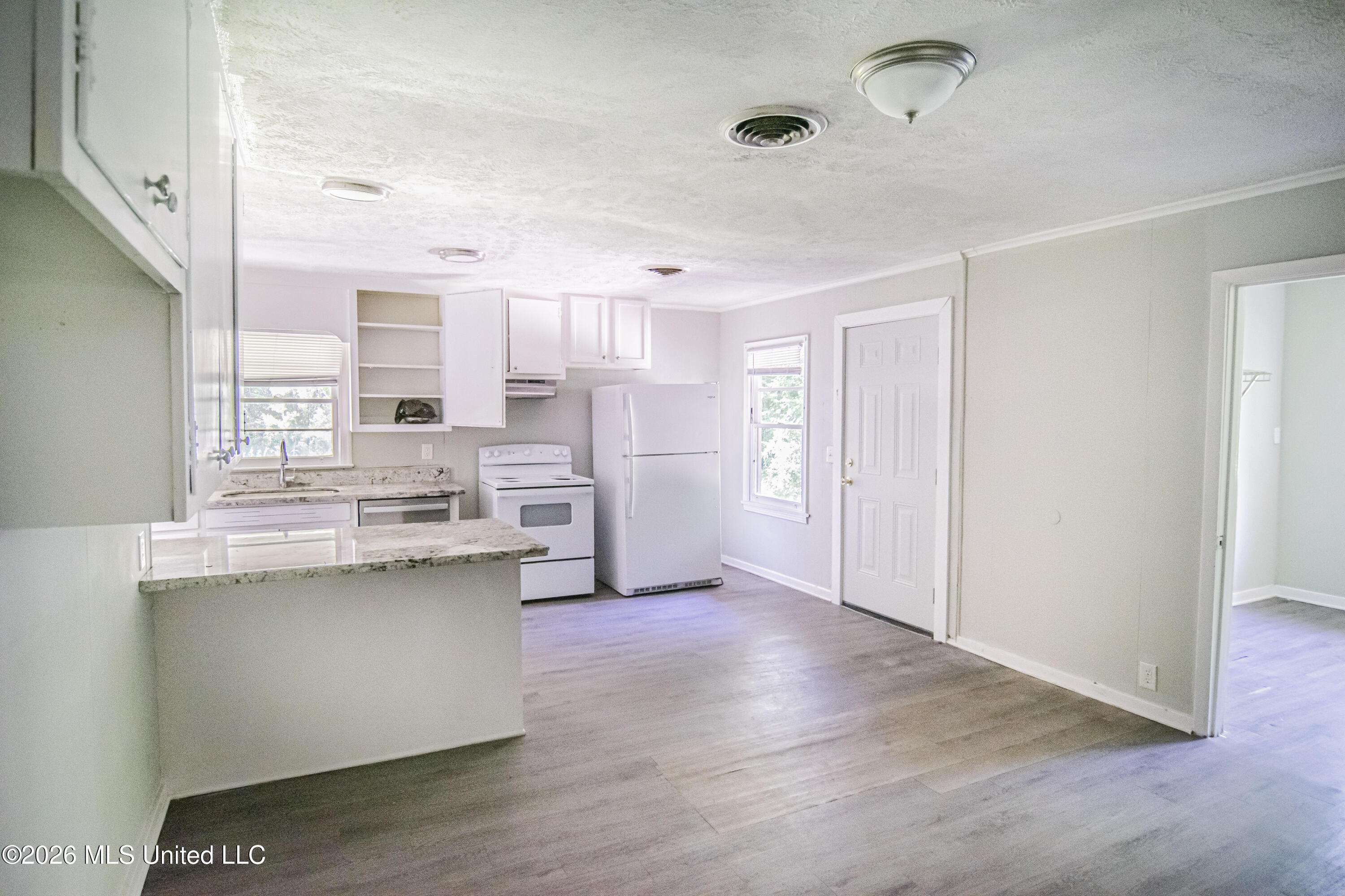 4256 Oaklawn Drive Property Photo 6