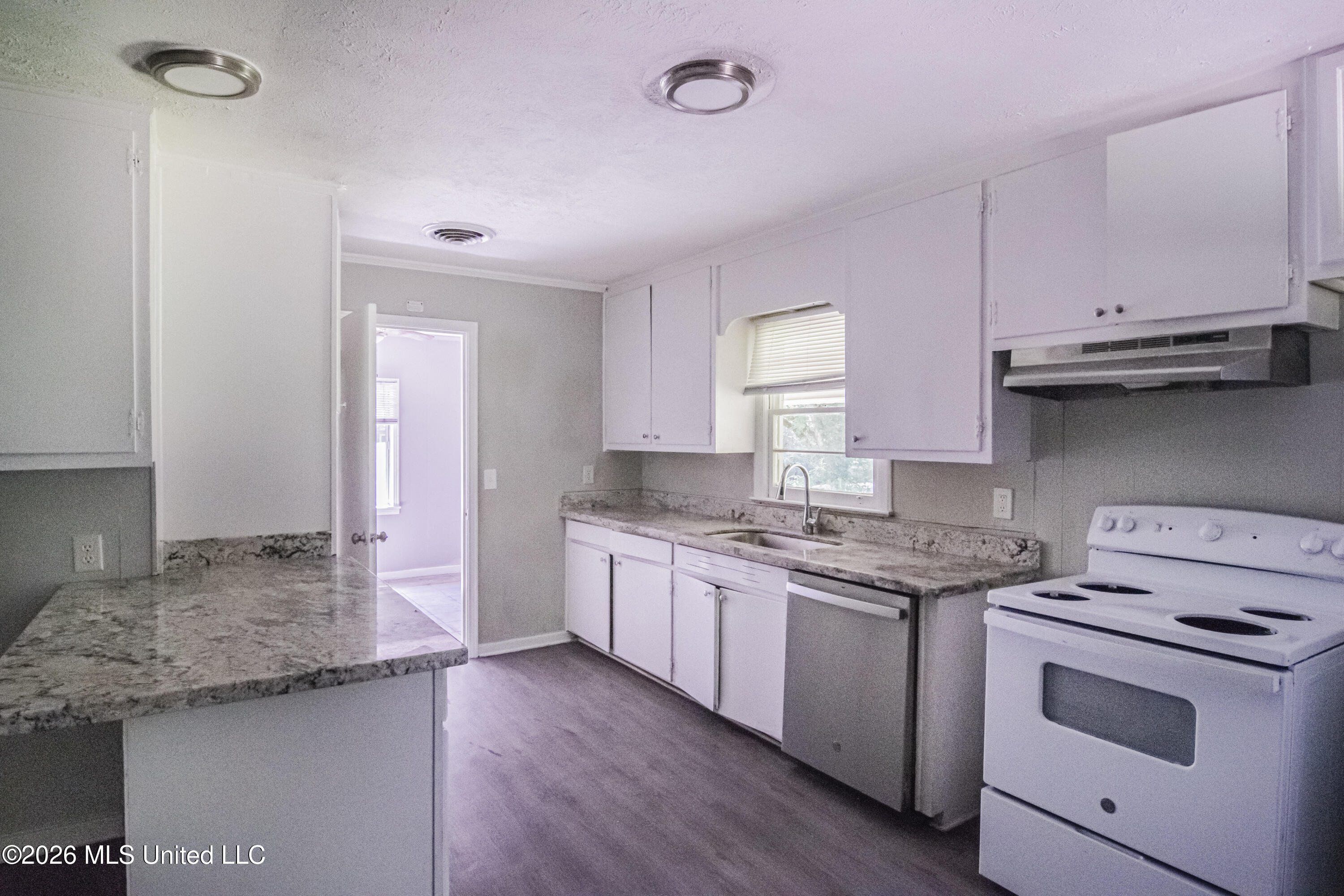 4256 Oaklawn Drive Property Photo 8